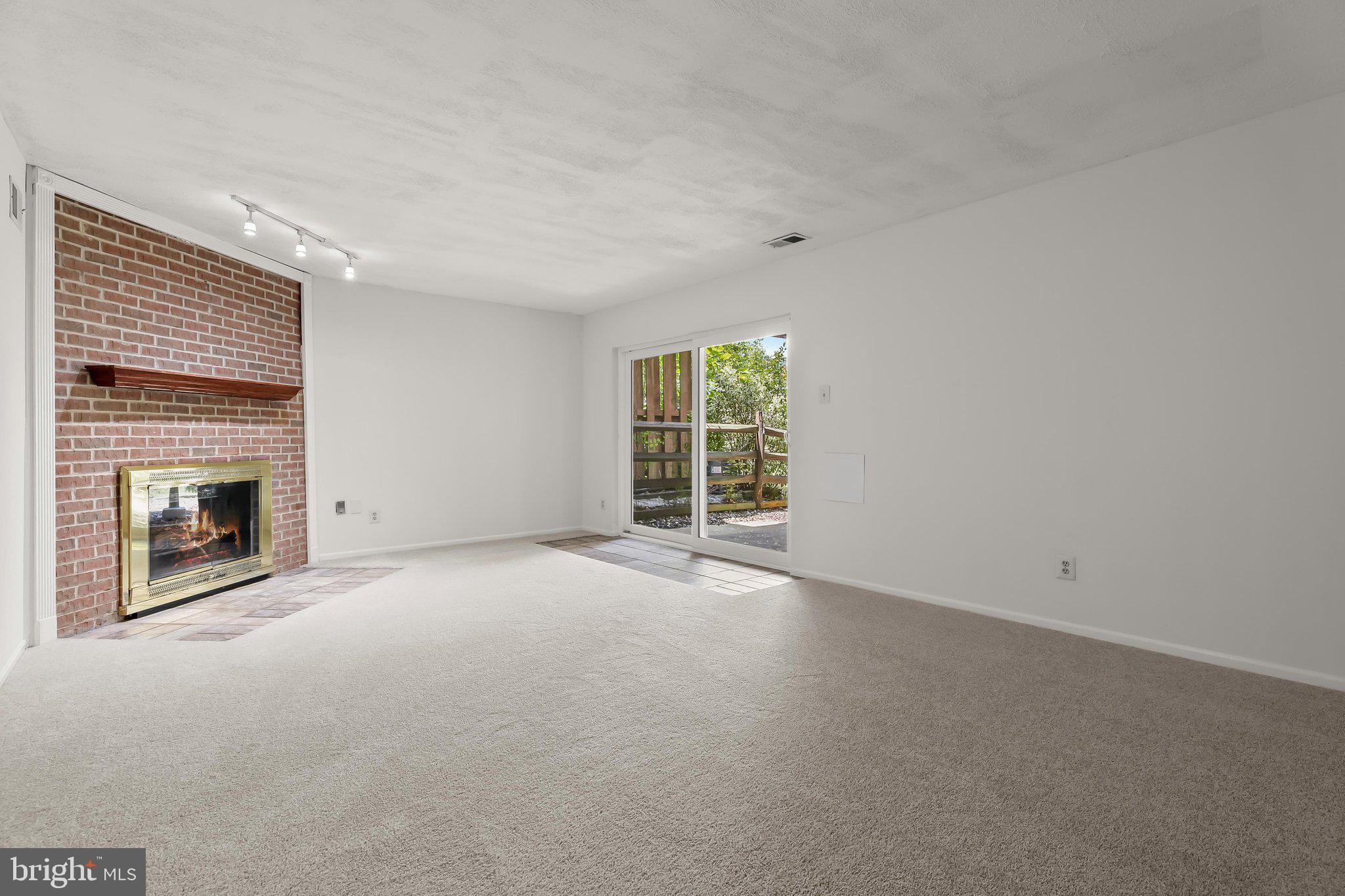 HINES ESTATES - Residential