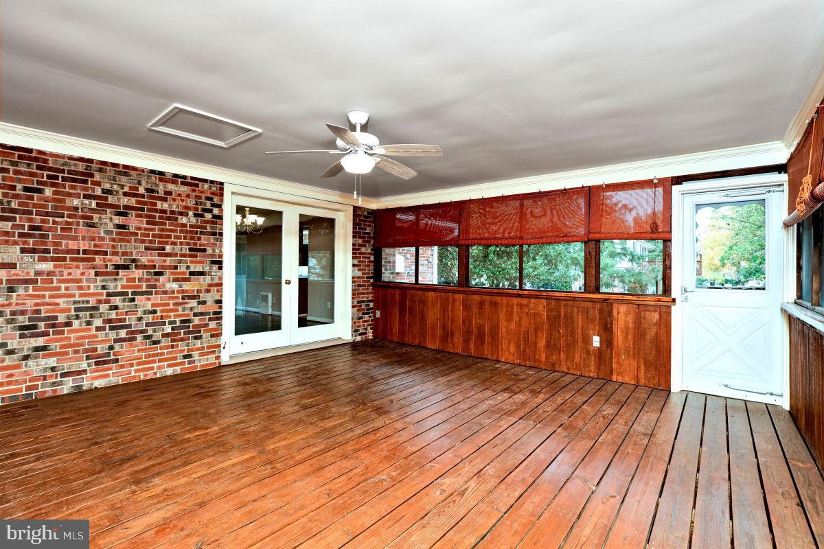 SUGARLAND HEIGHTS - Residential Lease
