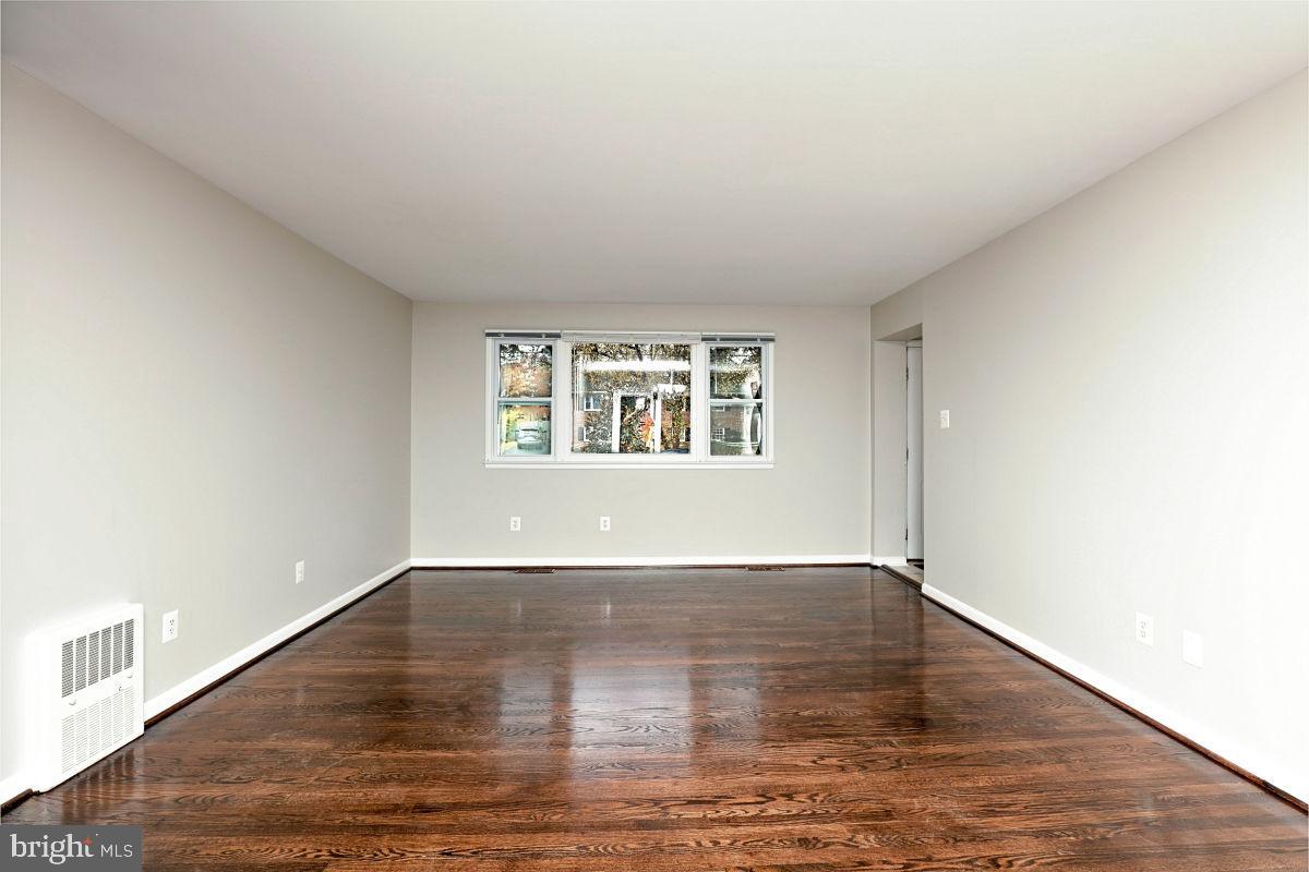SUGARLAND HEIGHTS - Residential Lease