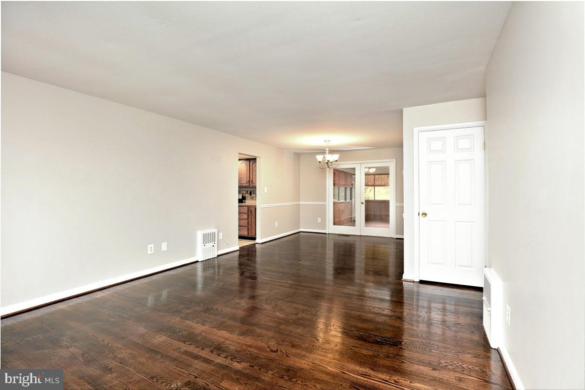 SUGARLAND HEIGHTS - Residential Lease