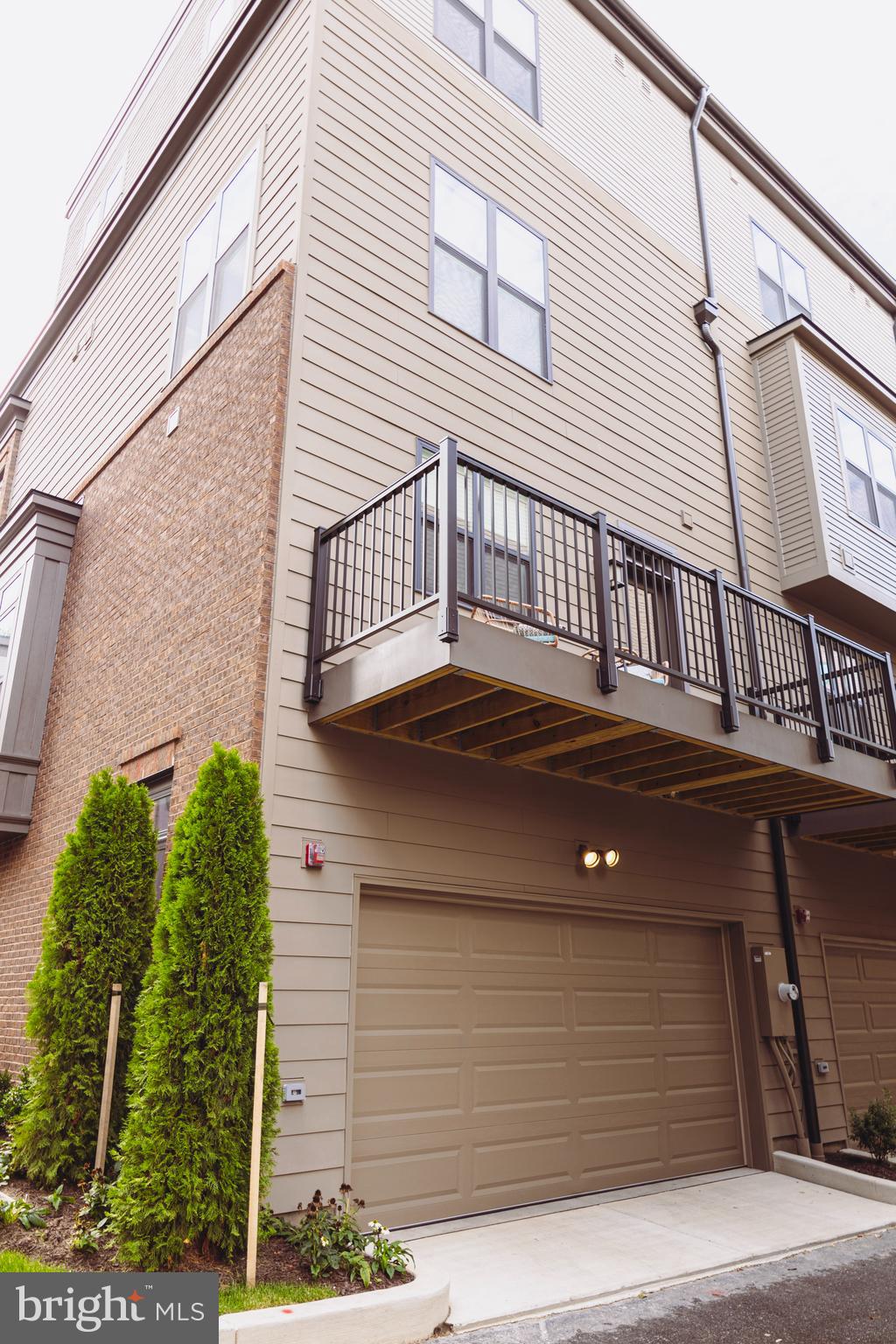 WESTBARD SQUARE - Residential