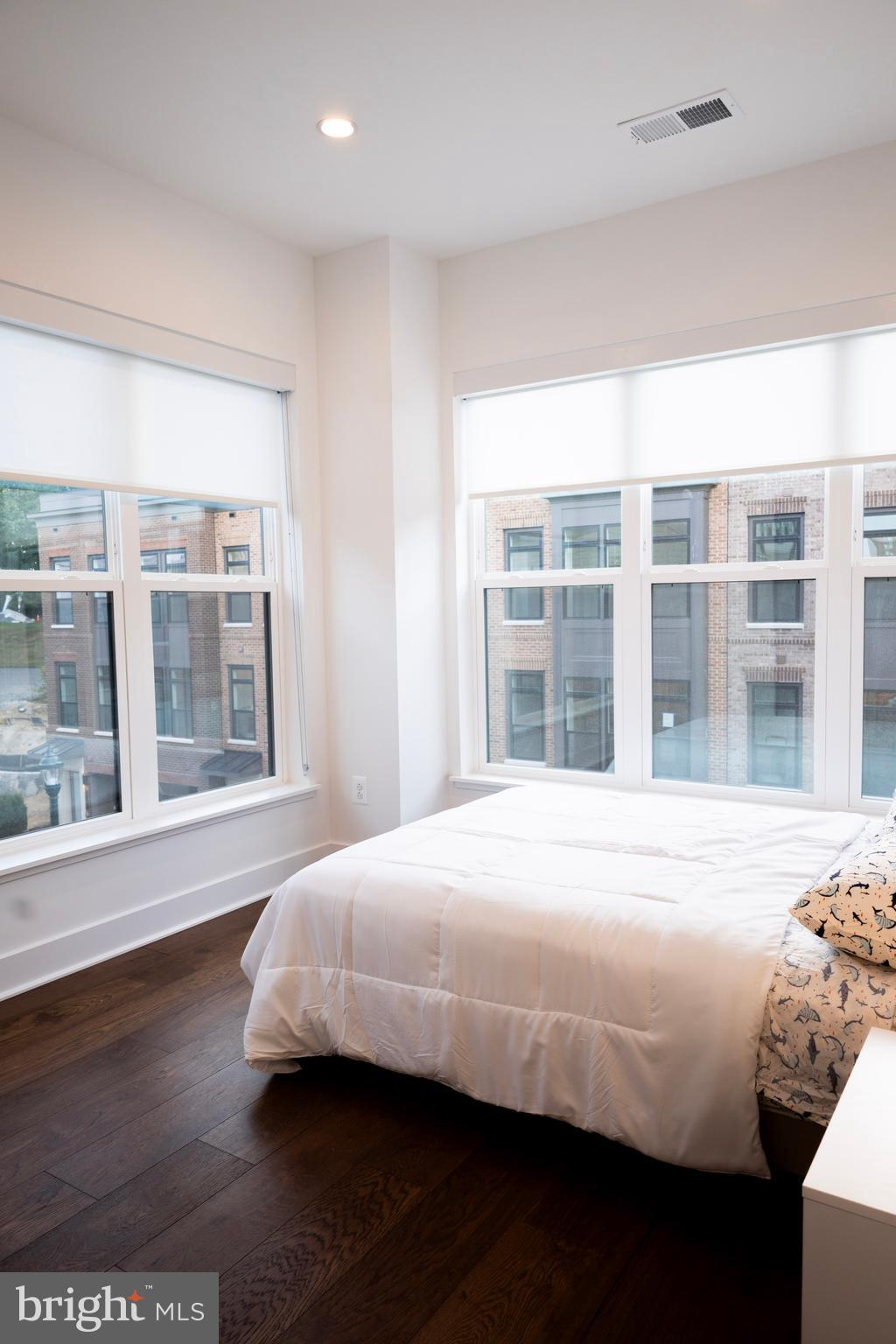 WESTBARD SQUARE - Residential