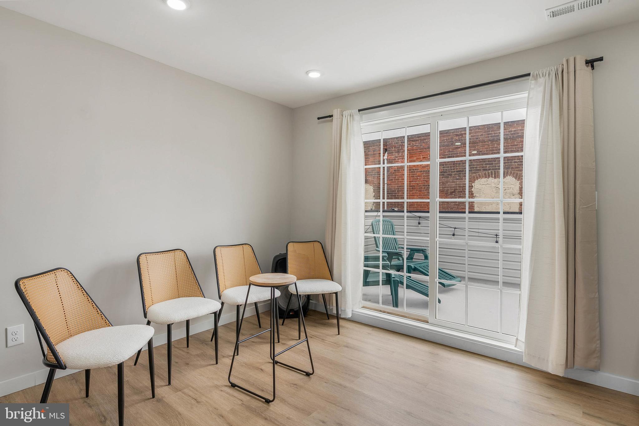 WEST KENSINGTON - Residential Income
