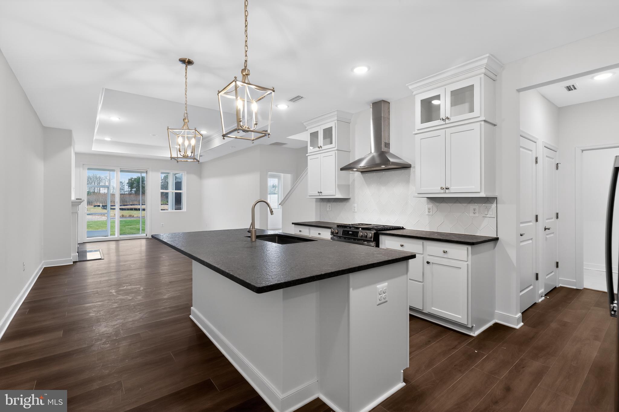 ADMIRAL'S LANDING - Residential