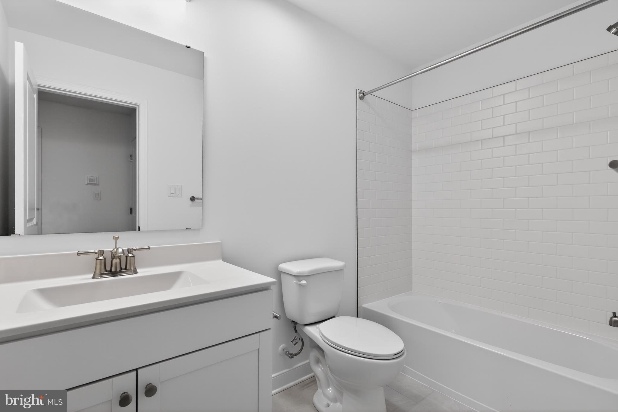 ADMIRAL'S LANDING - Residential