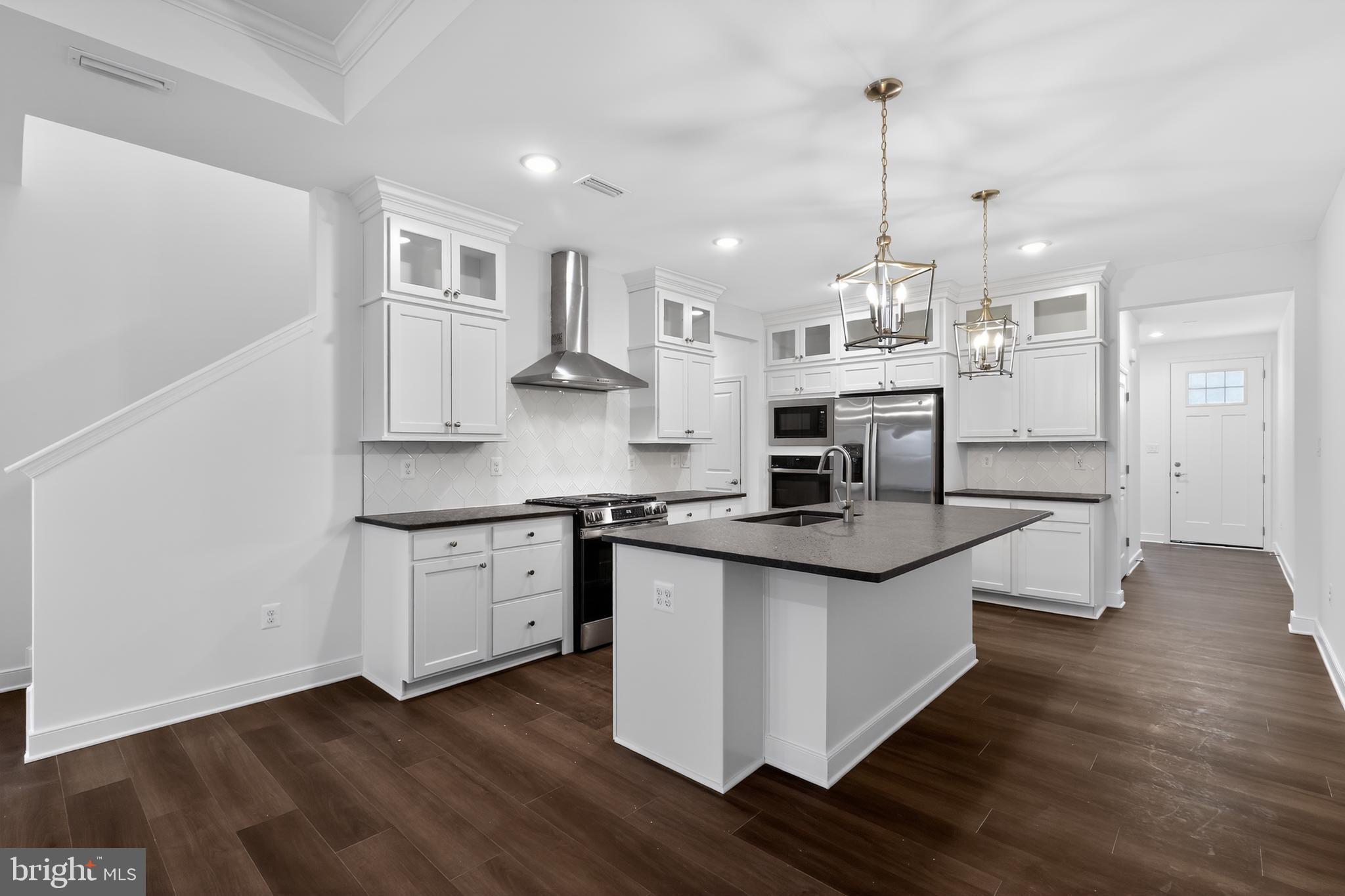 ADMIRAL'S LANDING - Residential