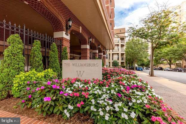 THE WILLIAMSBURG - Residential Lease