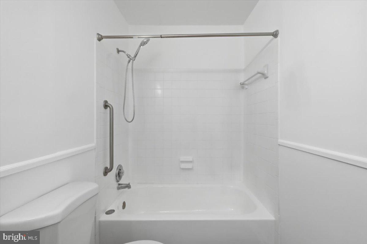 WILLIAMSTOWN - Residential