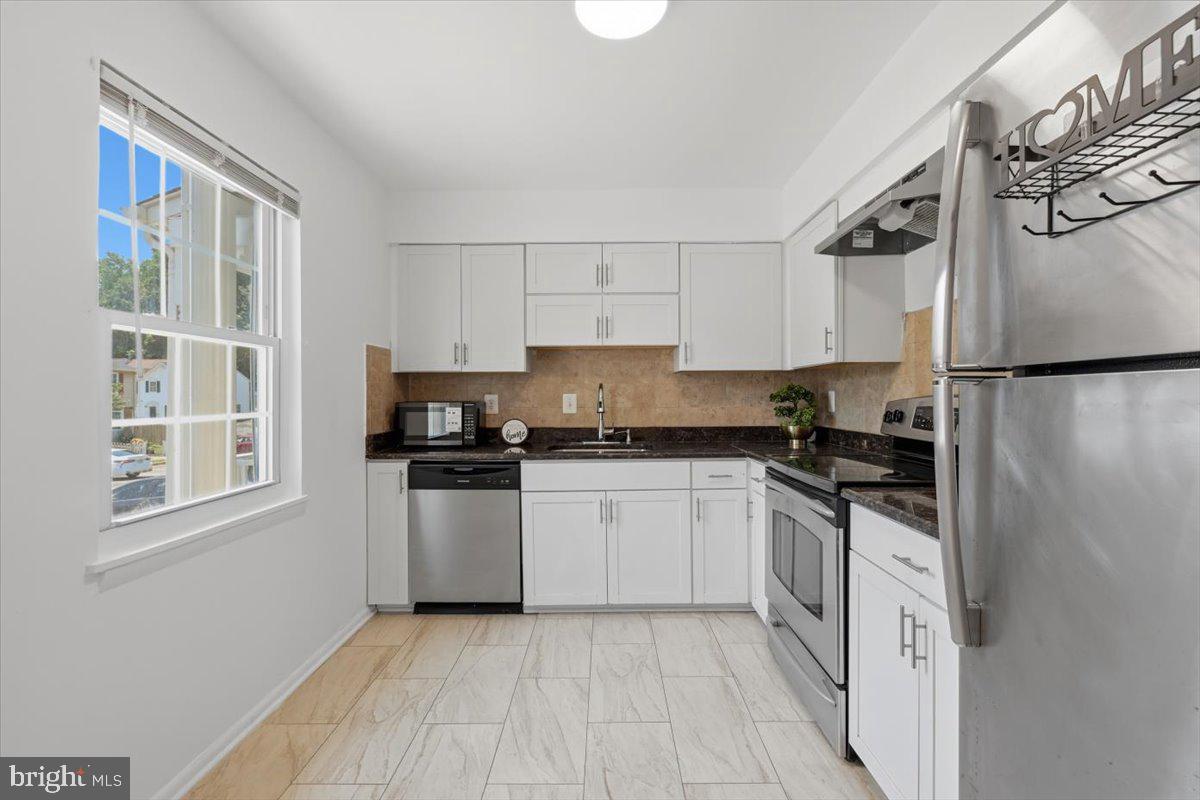 WILLIAMSTOWN - Residential