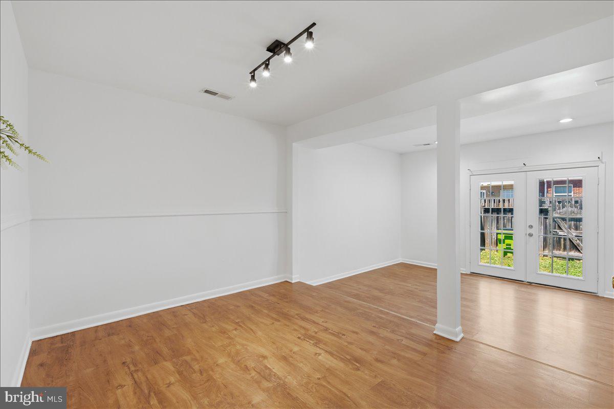 WILLIAMSTOWN - Residential