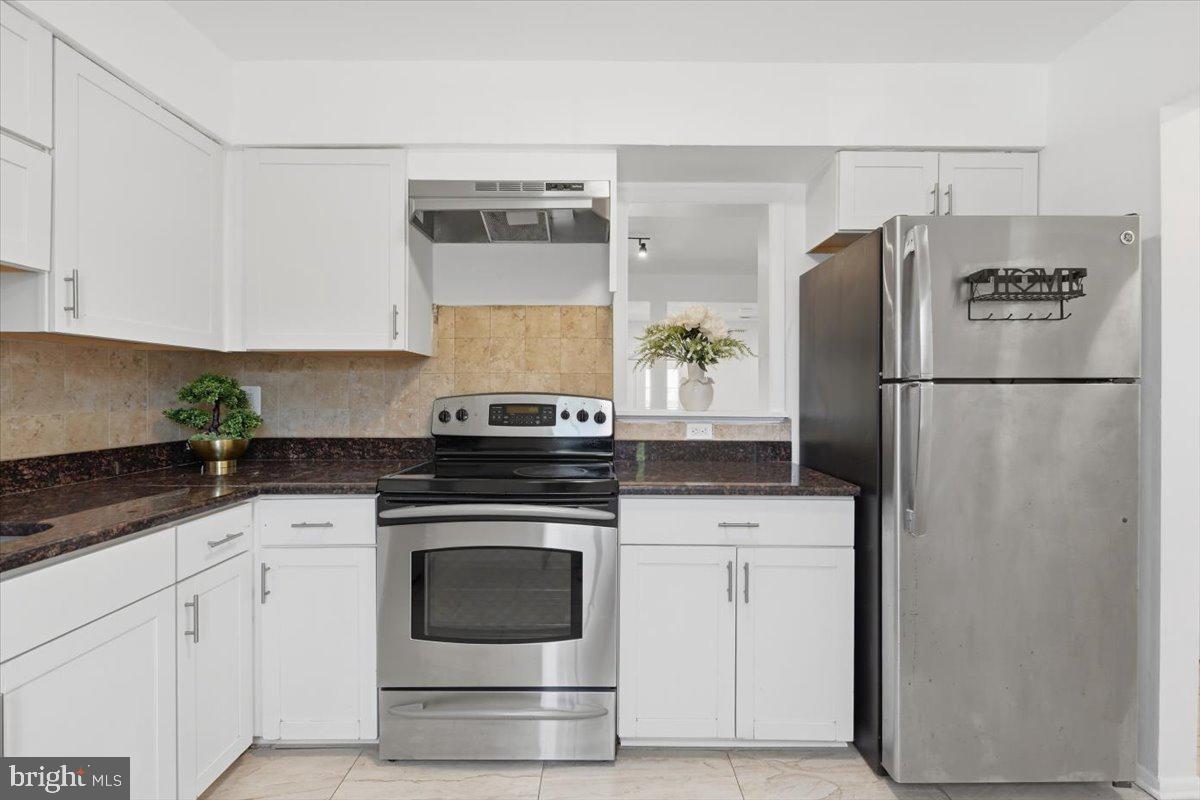 WILLIAMSTOWN - Residential