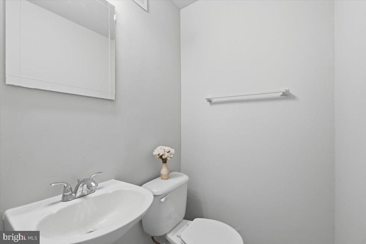 WILLIAMSTOWN - Residential