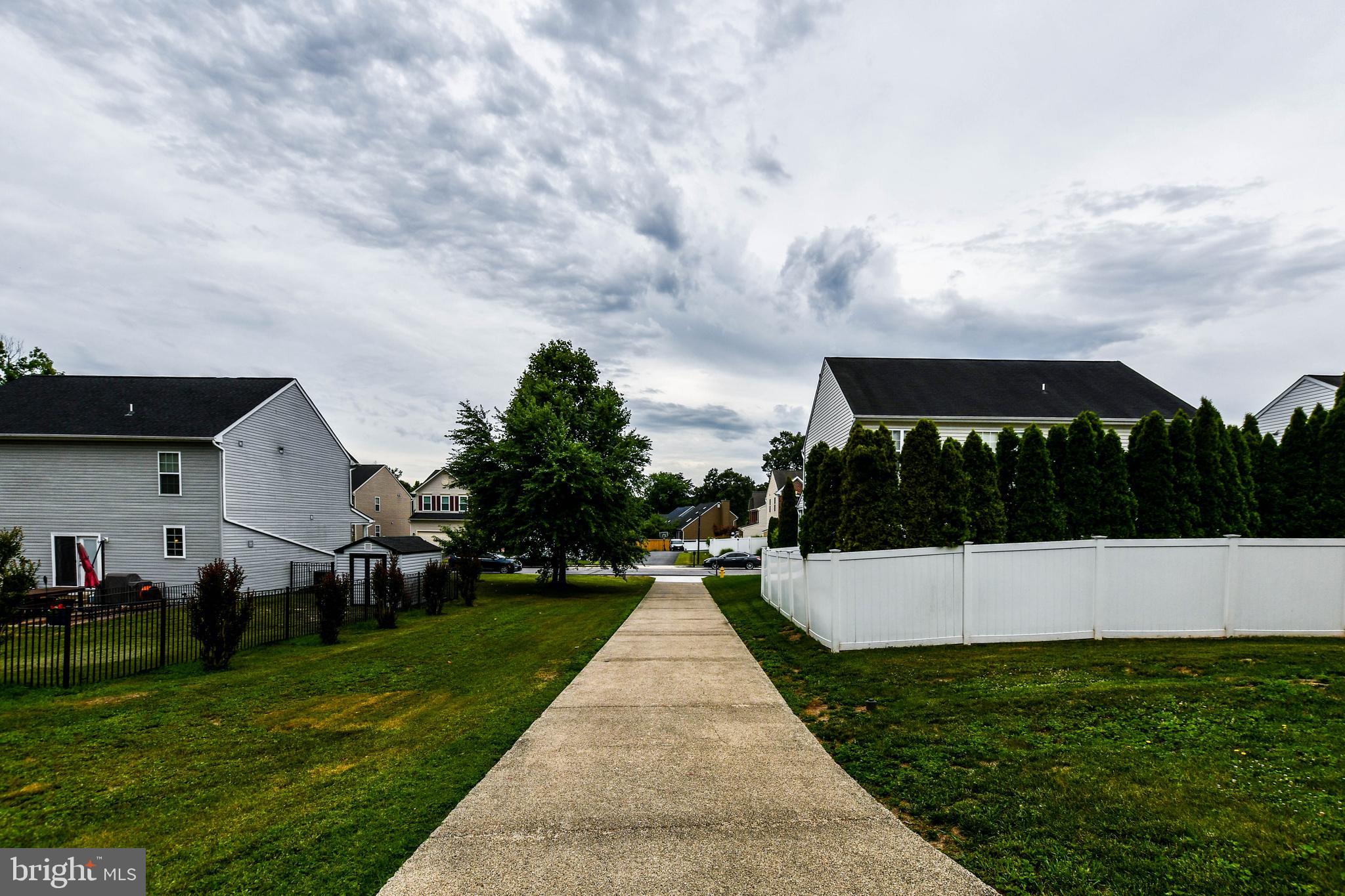 COLONIAL PARK - Residential