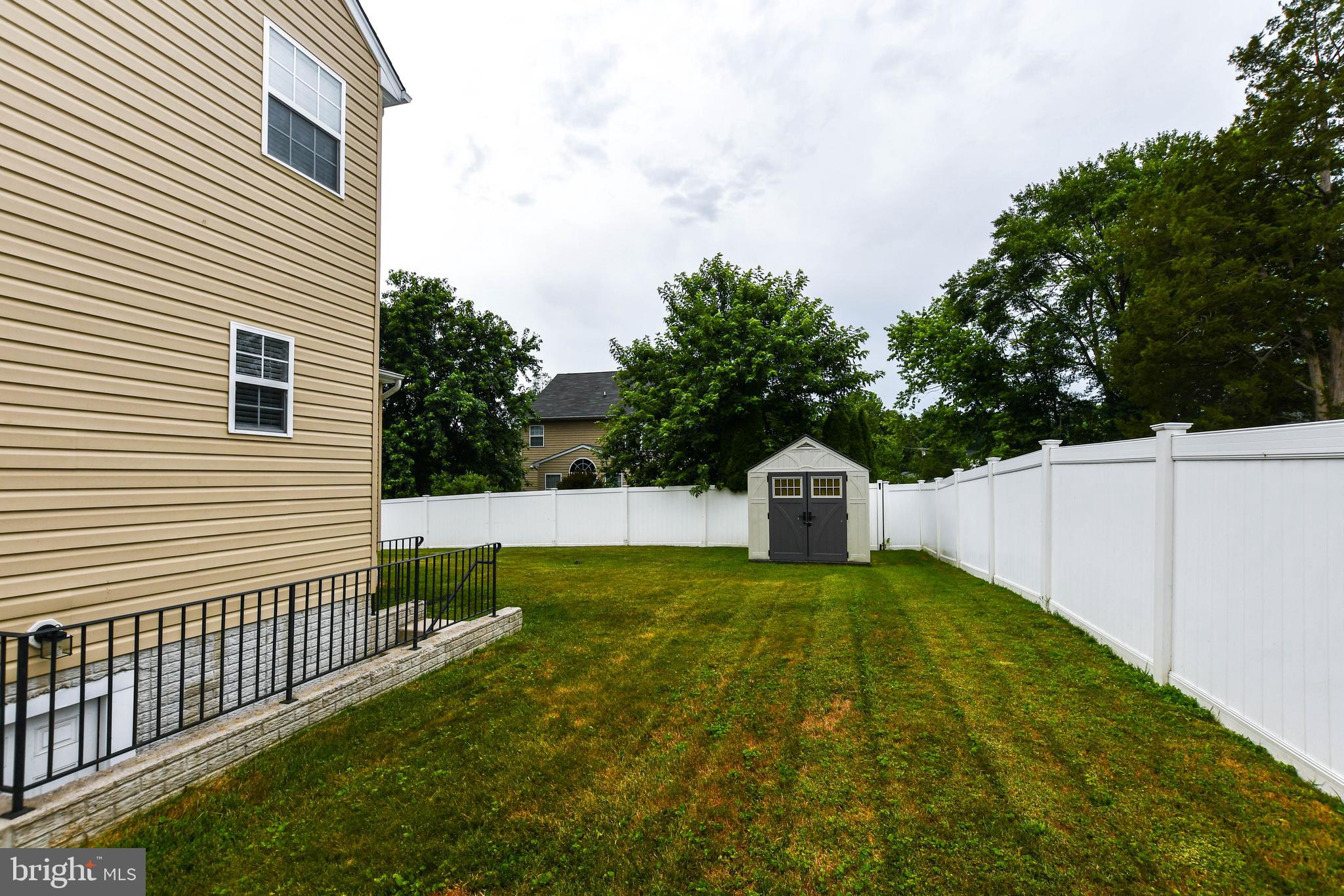 COLONIAL PARK - Residential