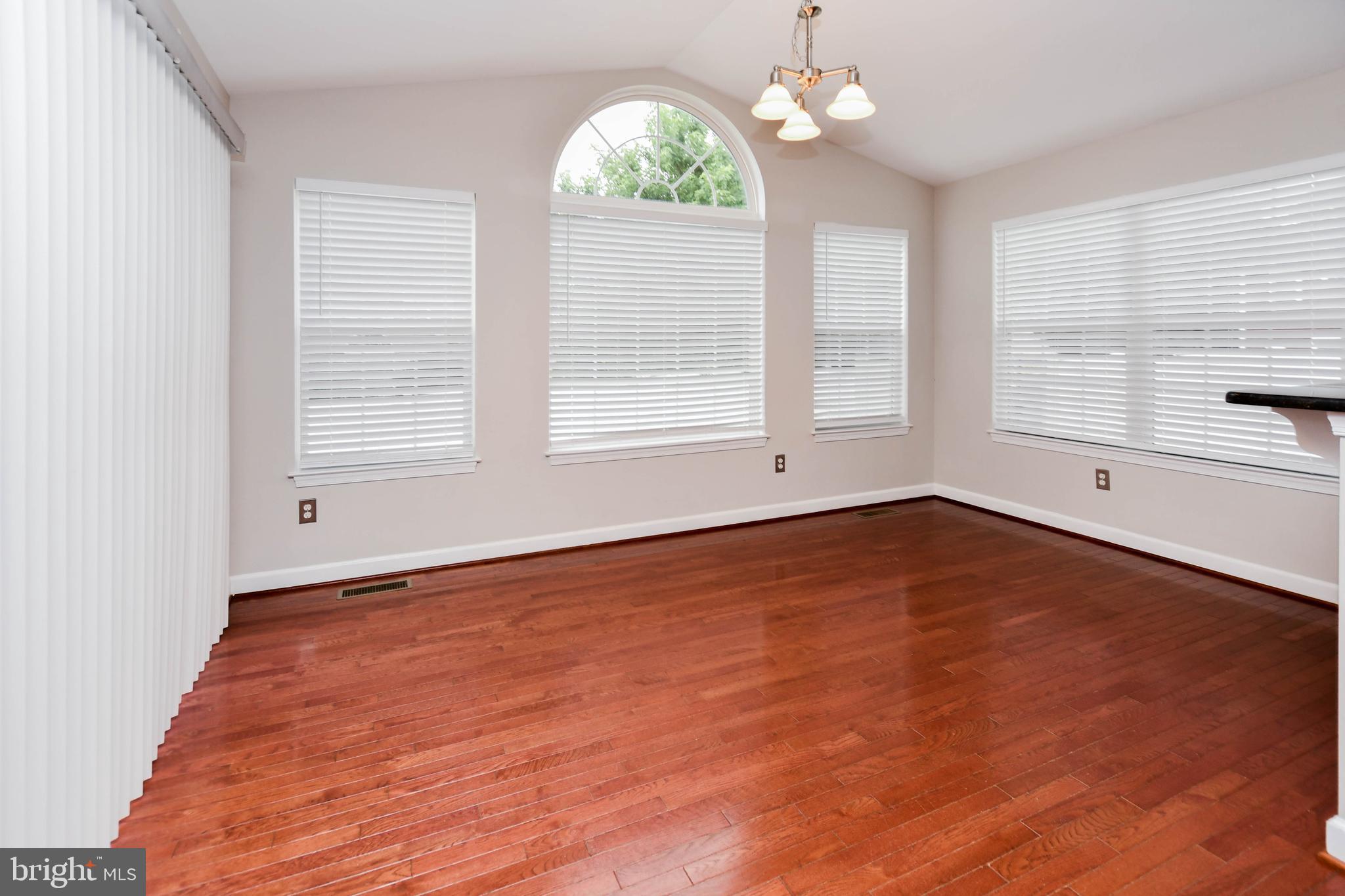 COLONIAL PARK - Residential