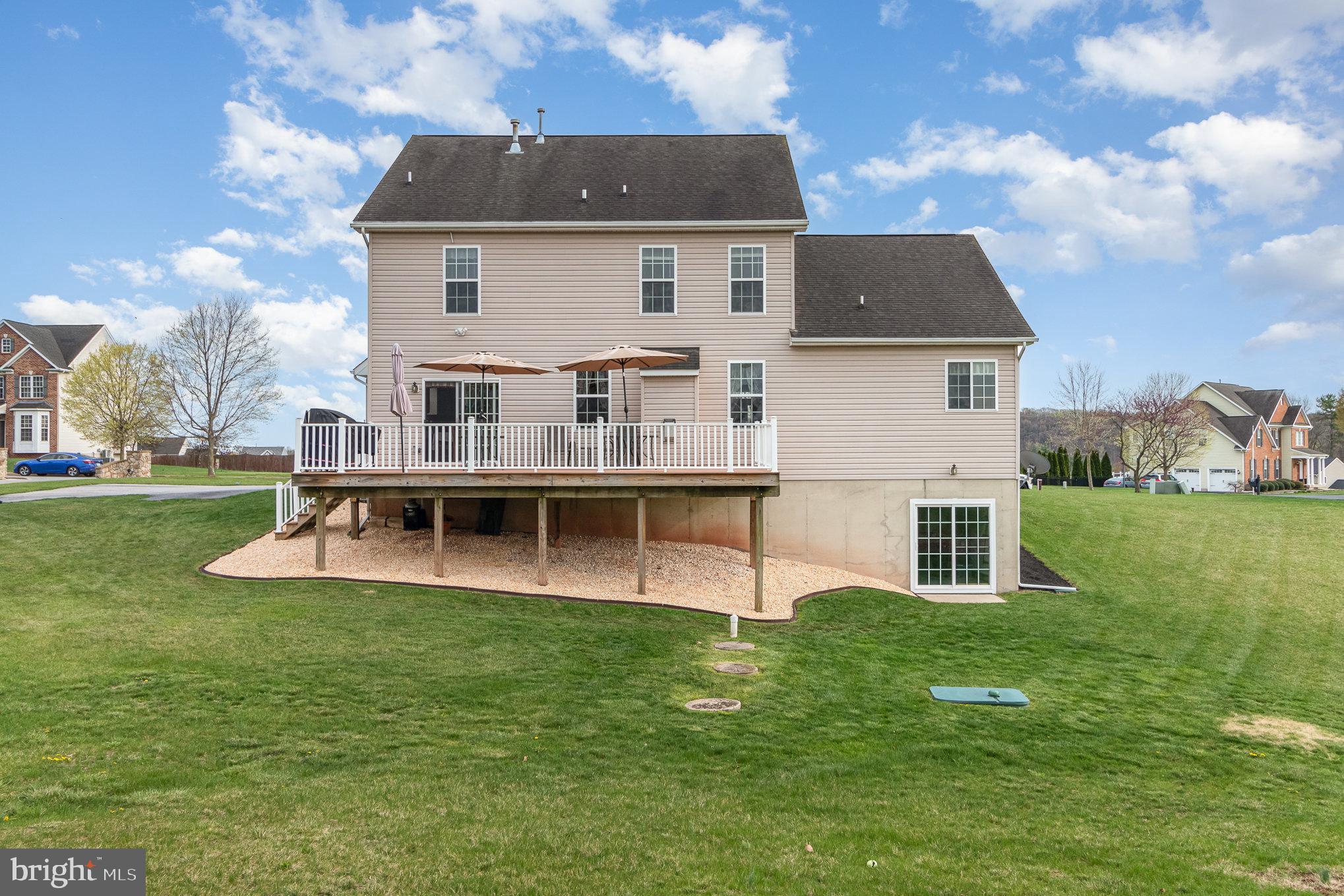 ROLLING HILLS ESTATES - Residential