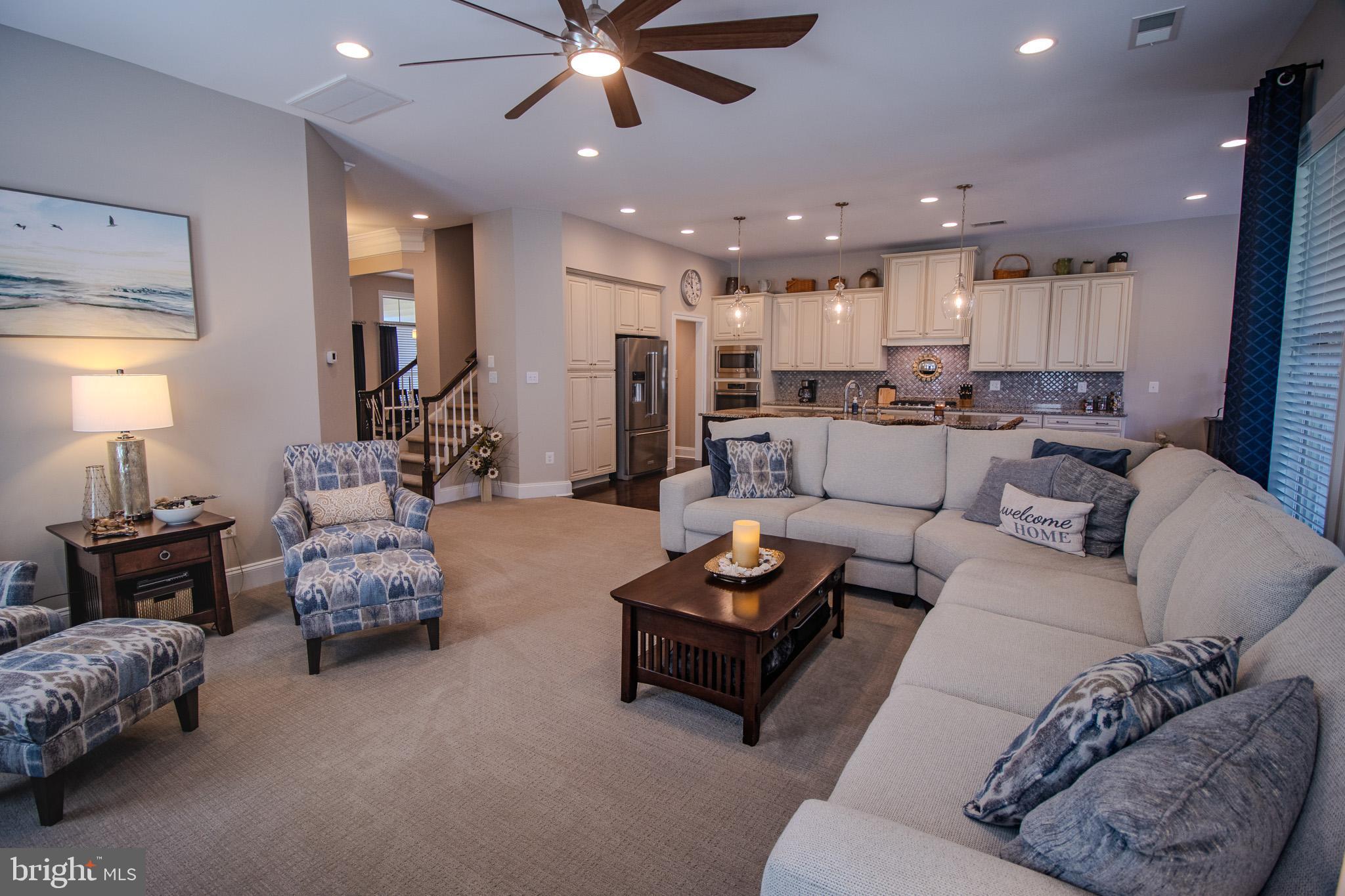 BAY COLONY - Residential