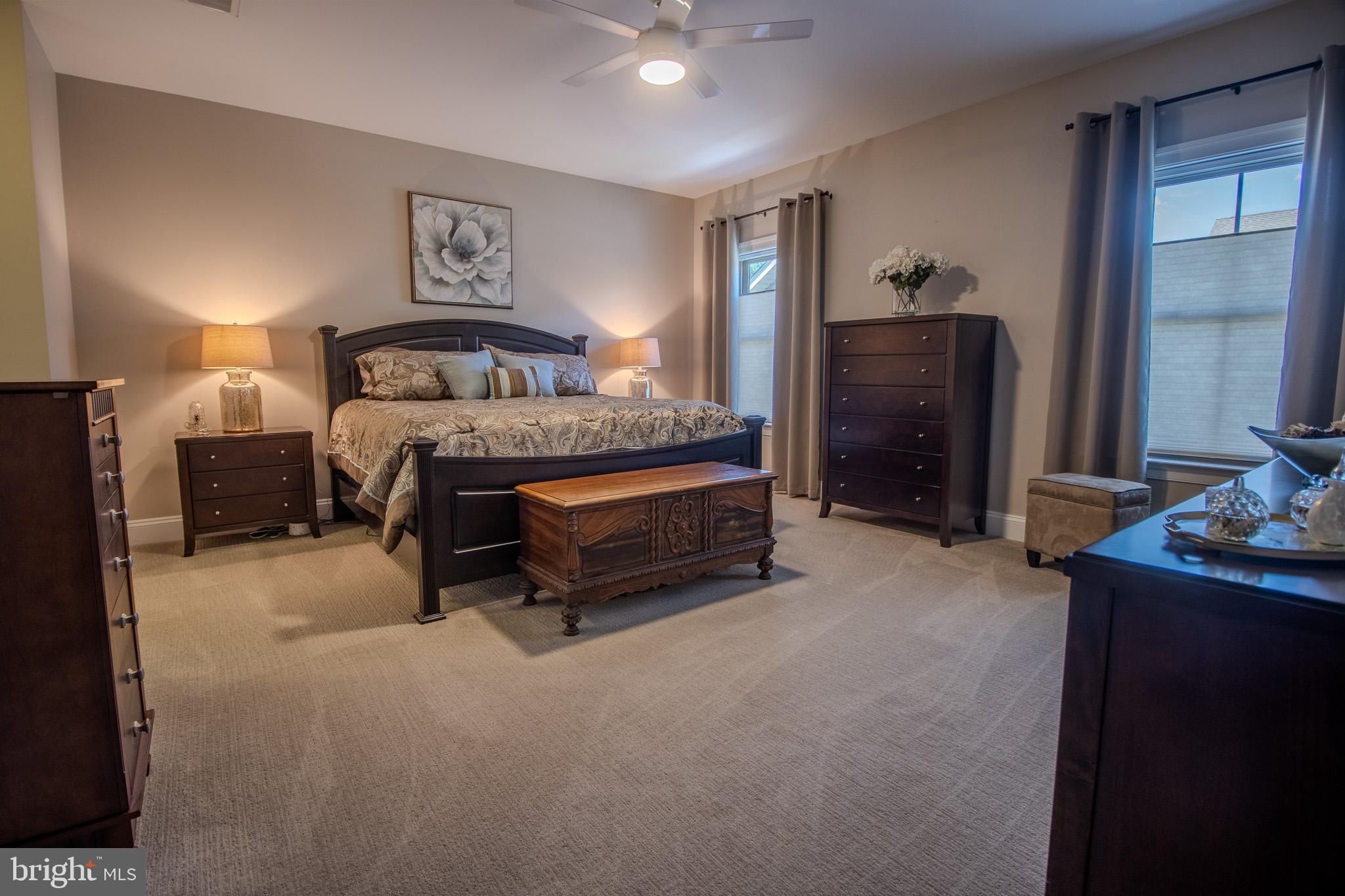 BAY COLONY - Residential