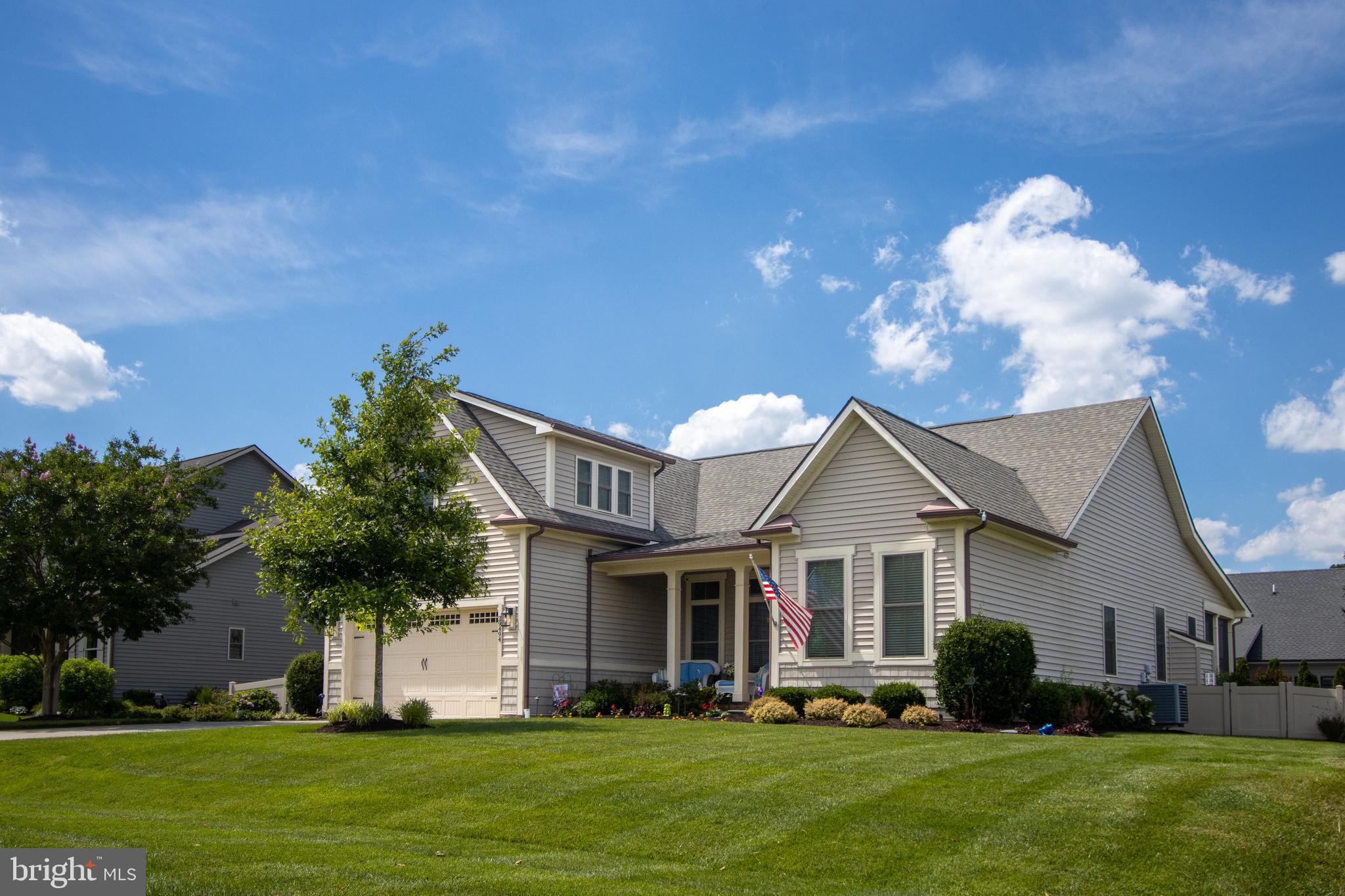BAY COLONY - Residential