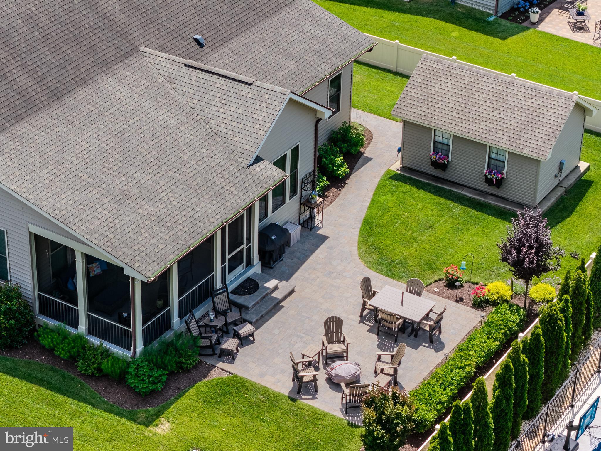 BAY COLONY - Residential