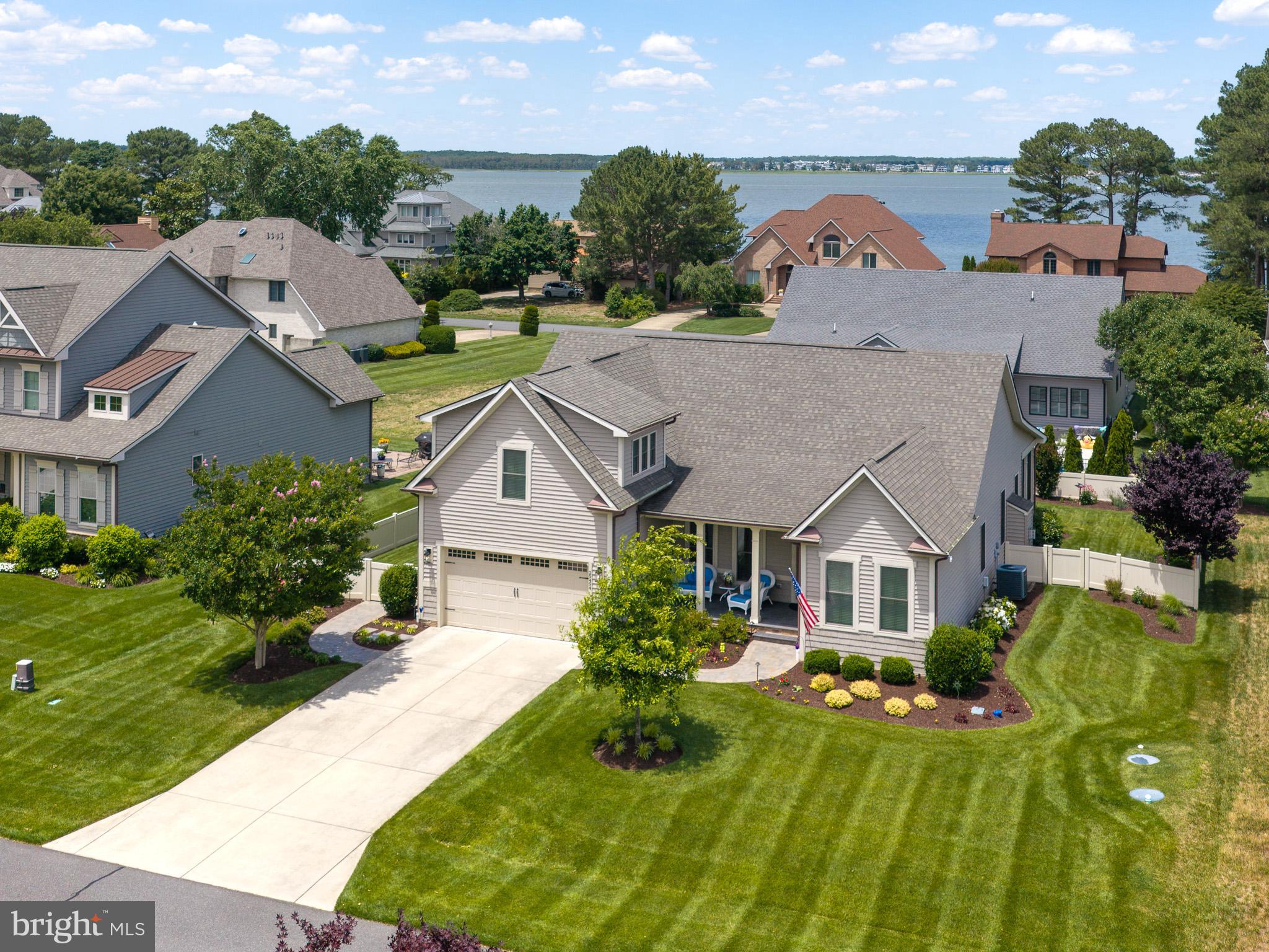 BAY COLONY - Residential