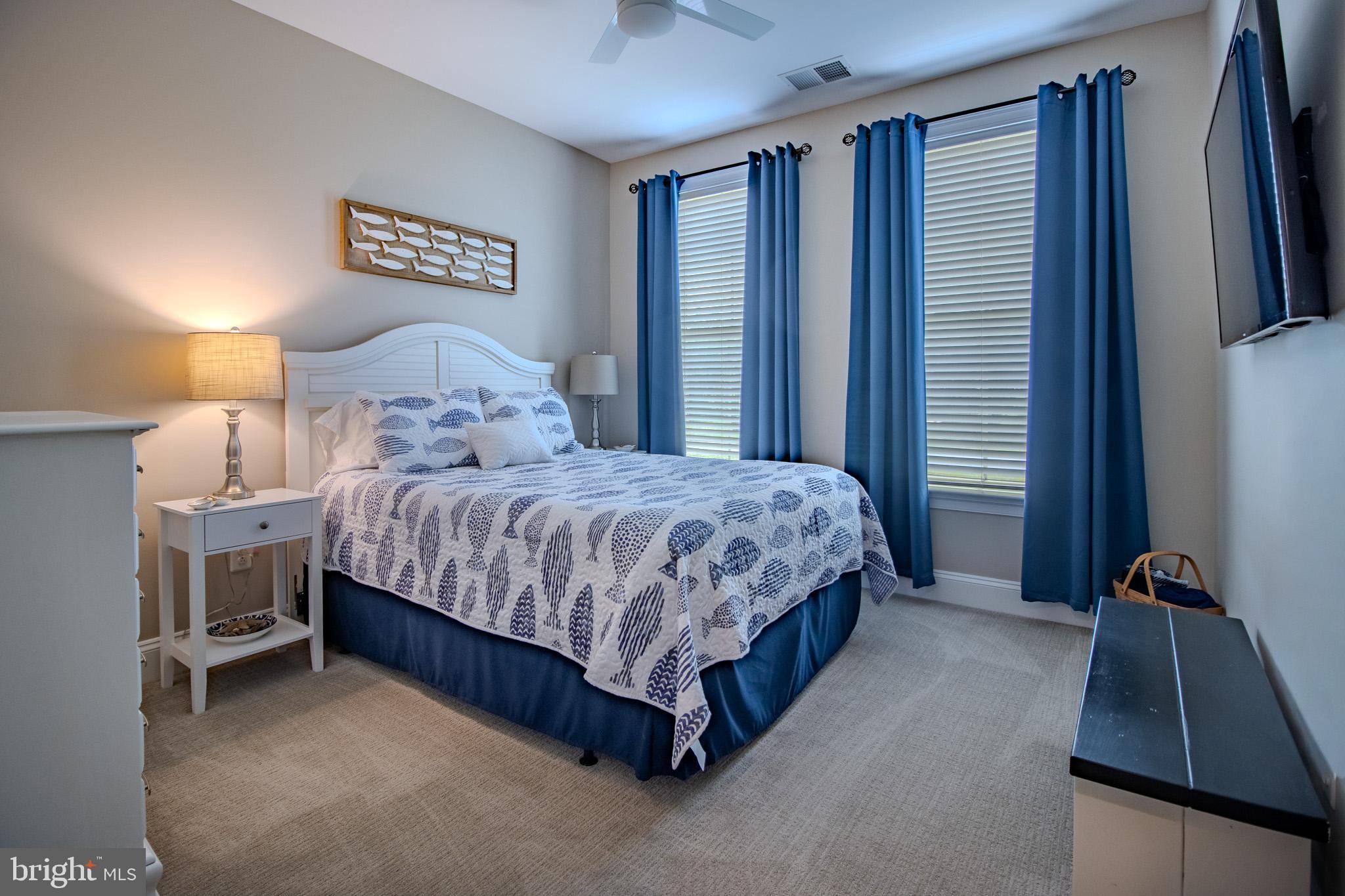 BAY COLONY - Residential
