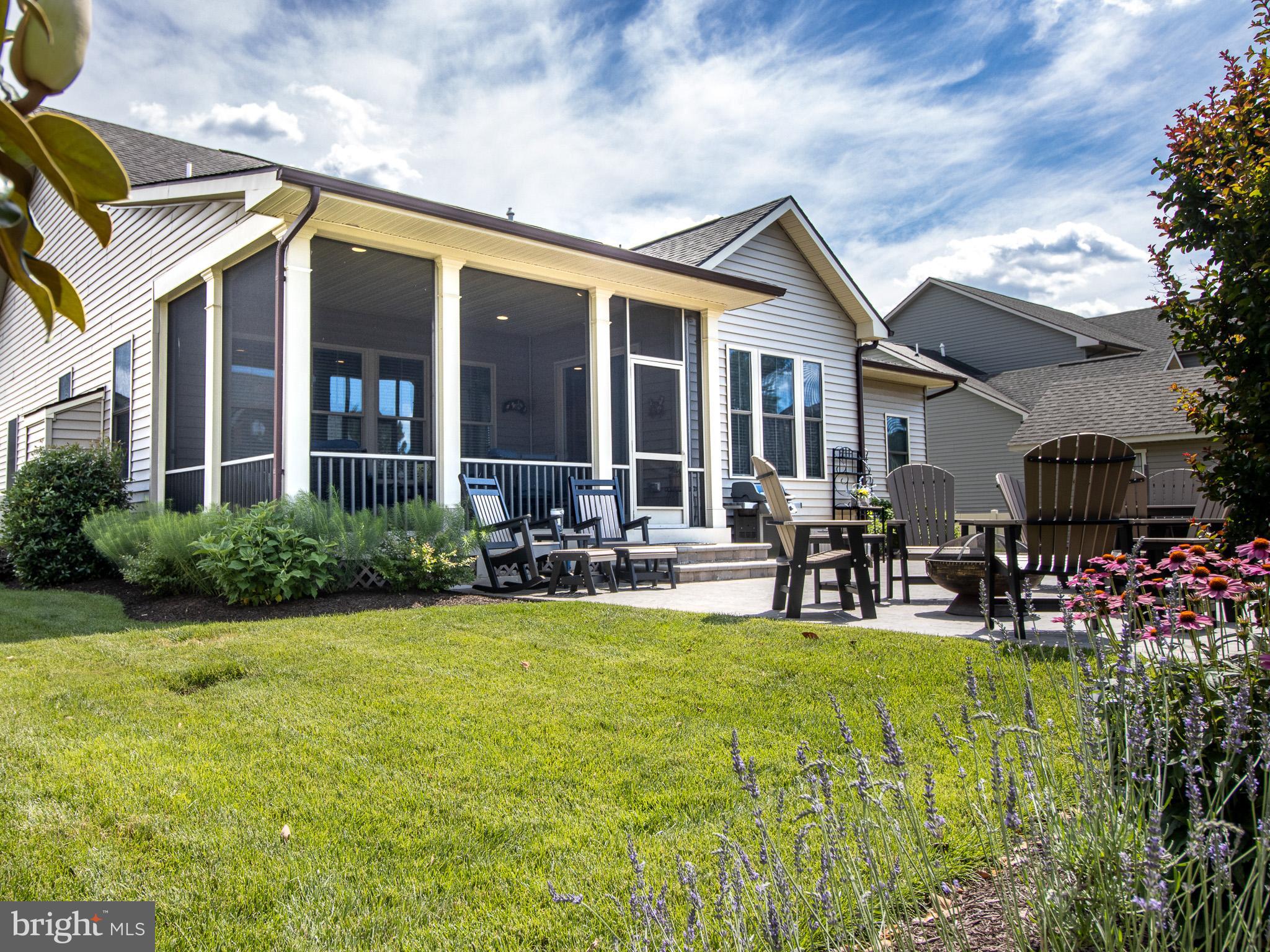 BAY COLONY - Residential