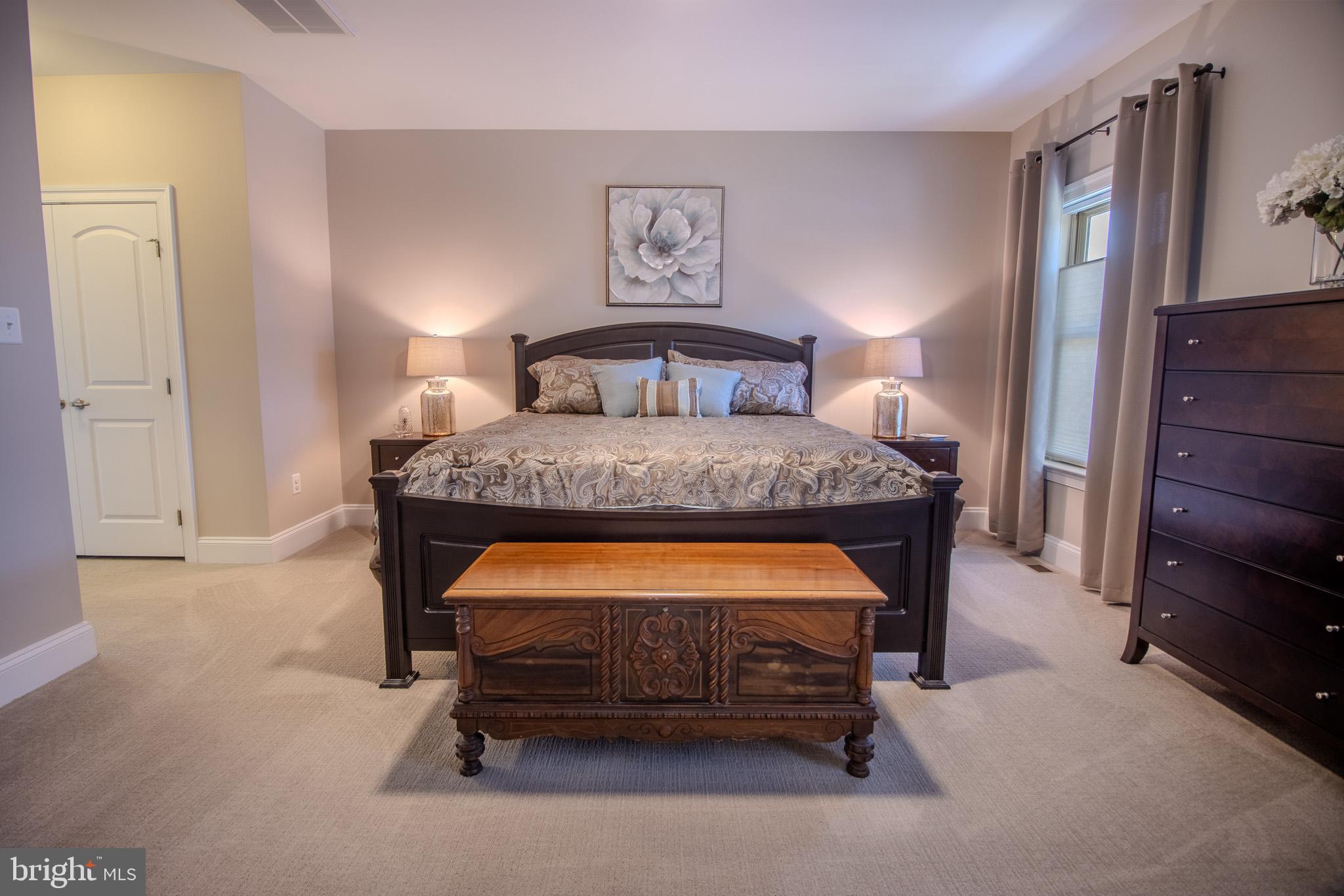 BAY COLONY - Residential