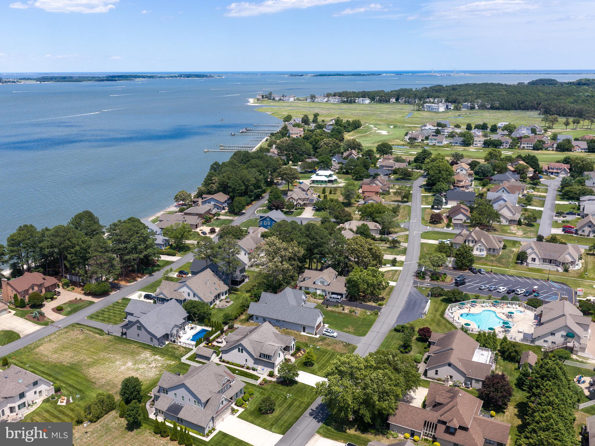 BAY COLONY - Residential