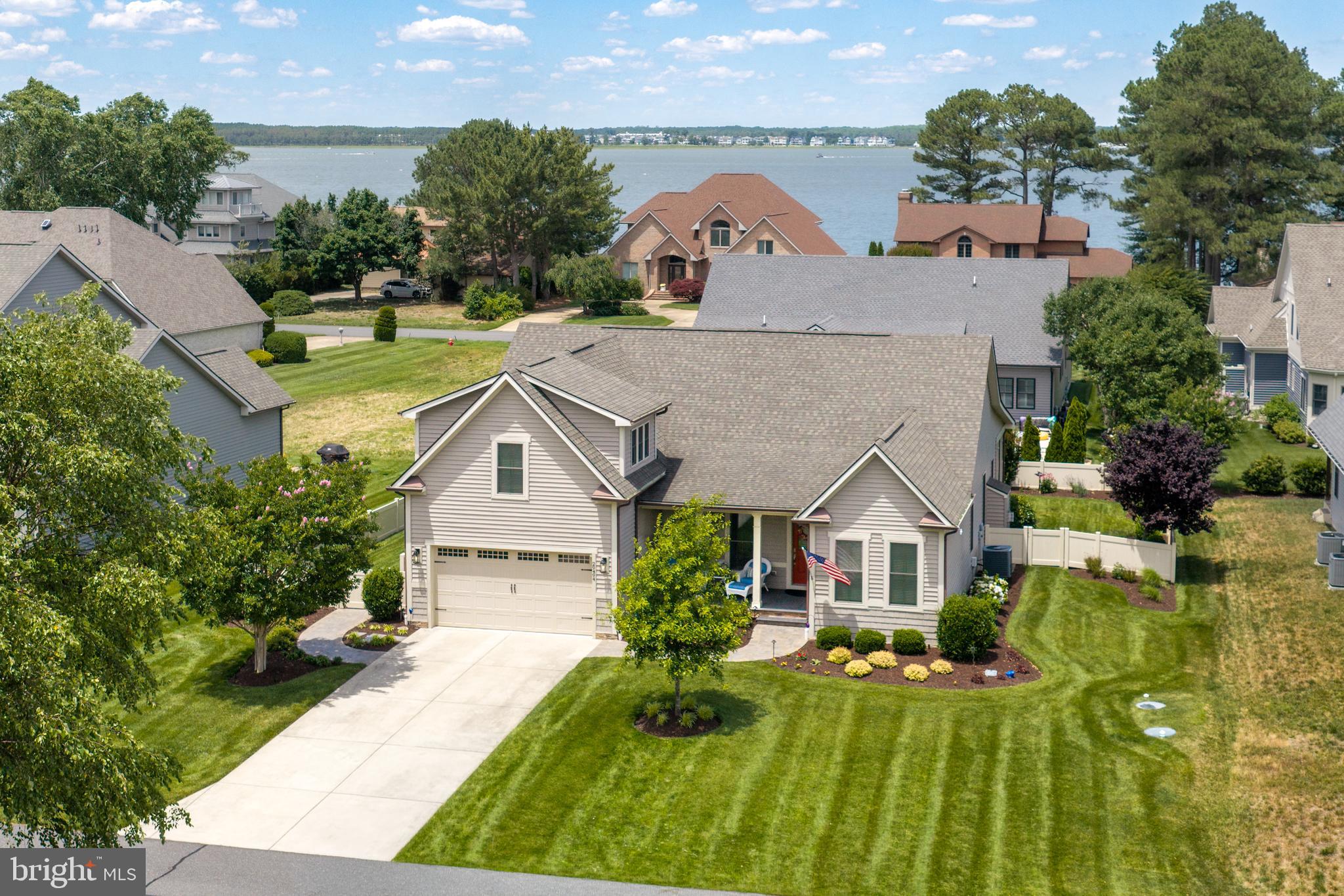 BAY COLONY - Residential