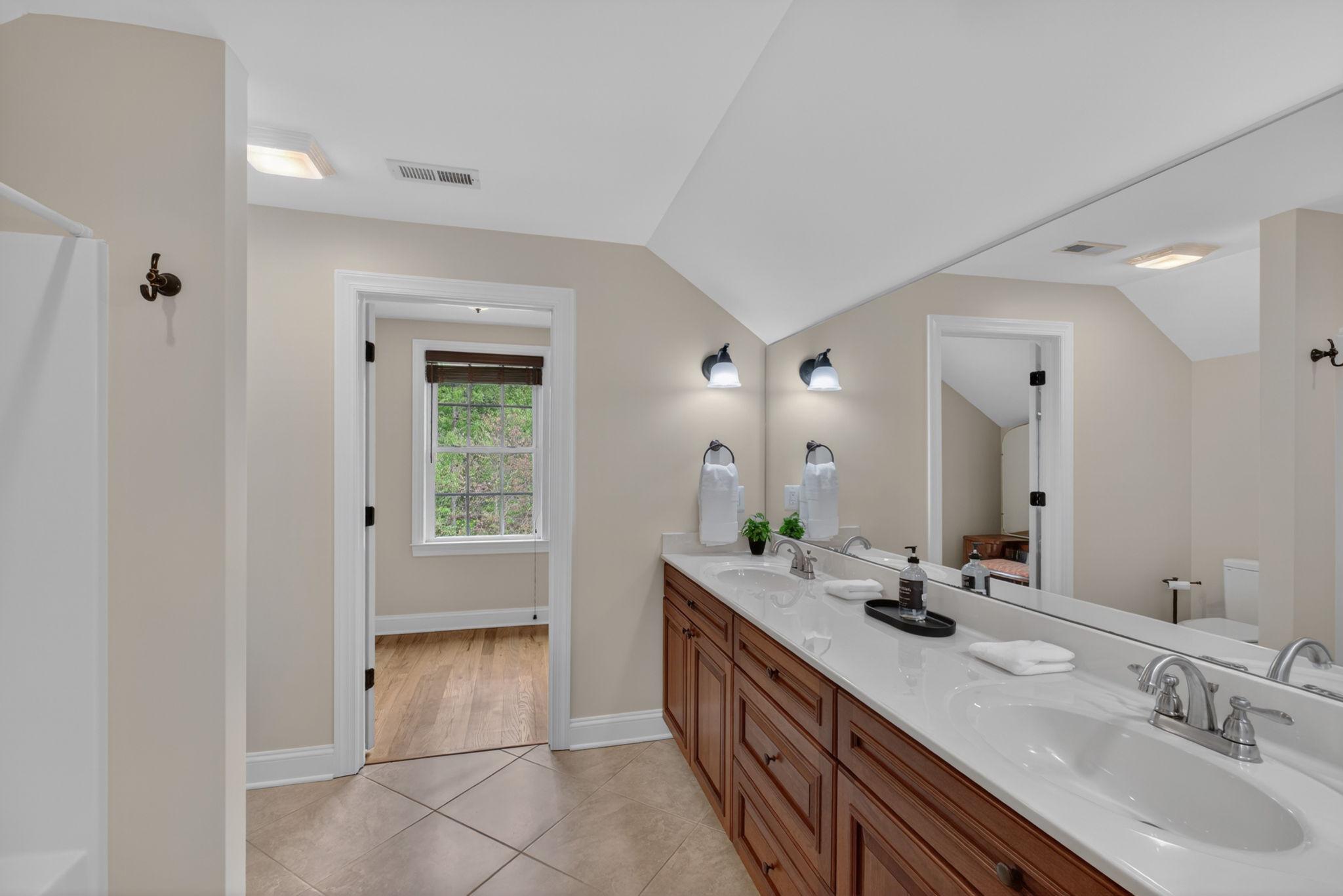 BOWLERS MILL LAKE ESTATES - Residential