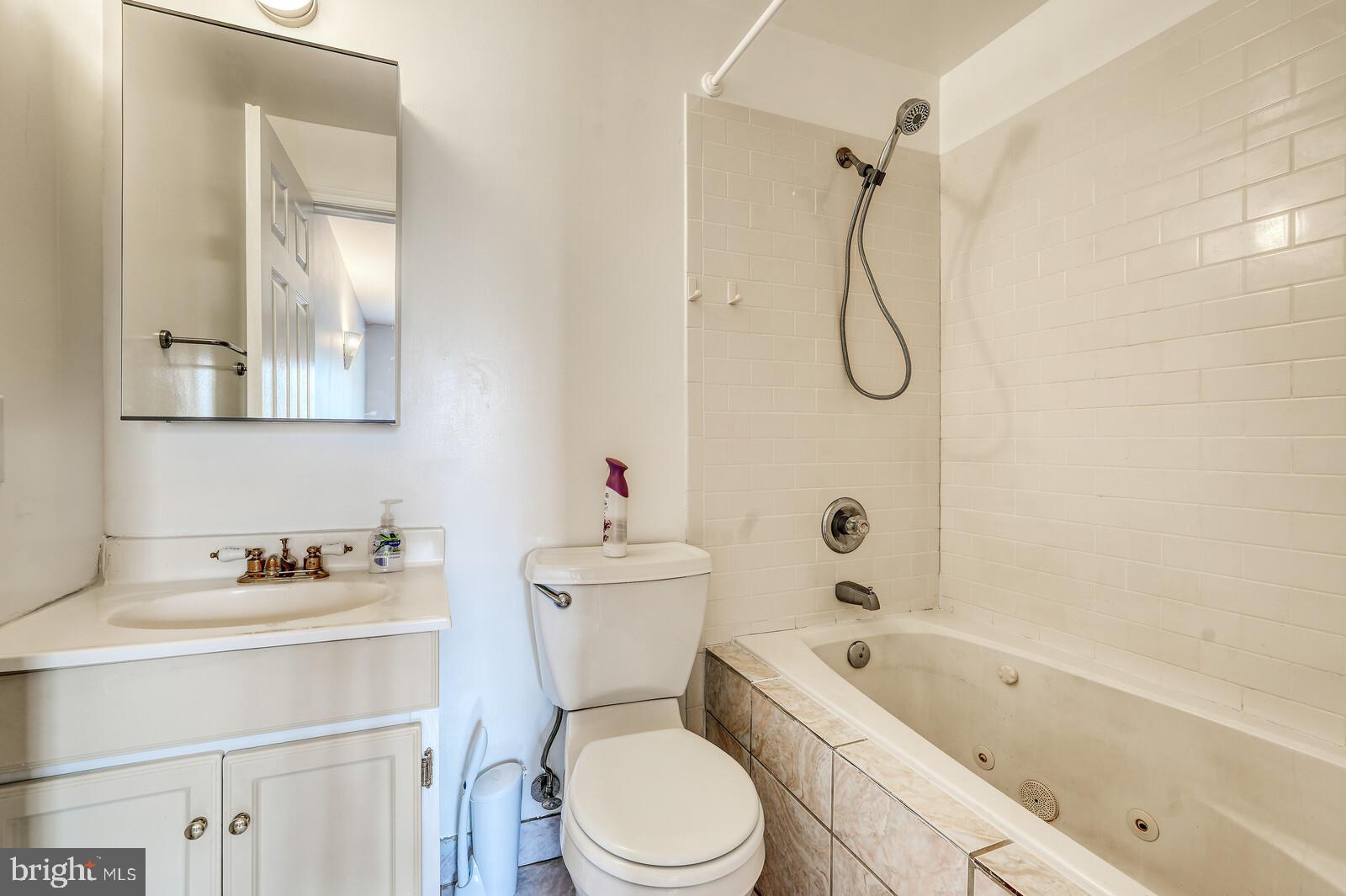FEDERAL HILL HISTORIC DISTRICT - Residential Lease