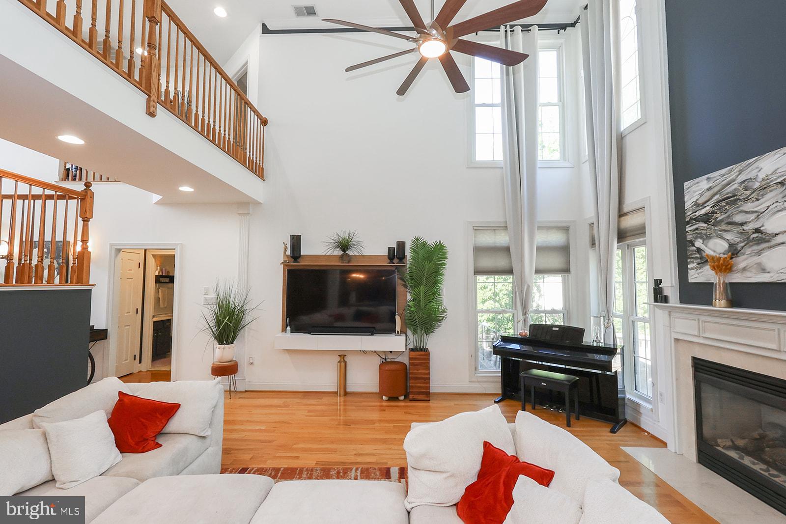 THUNDER HILL - Residential