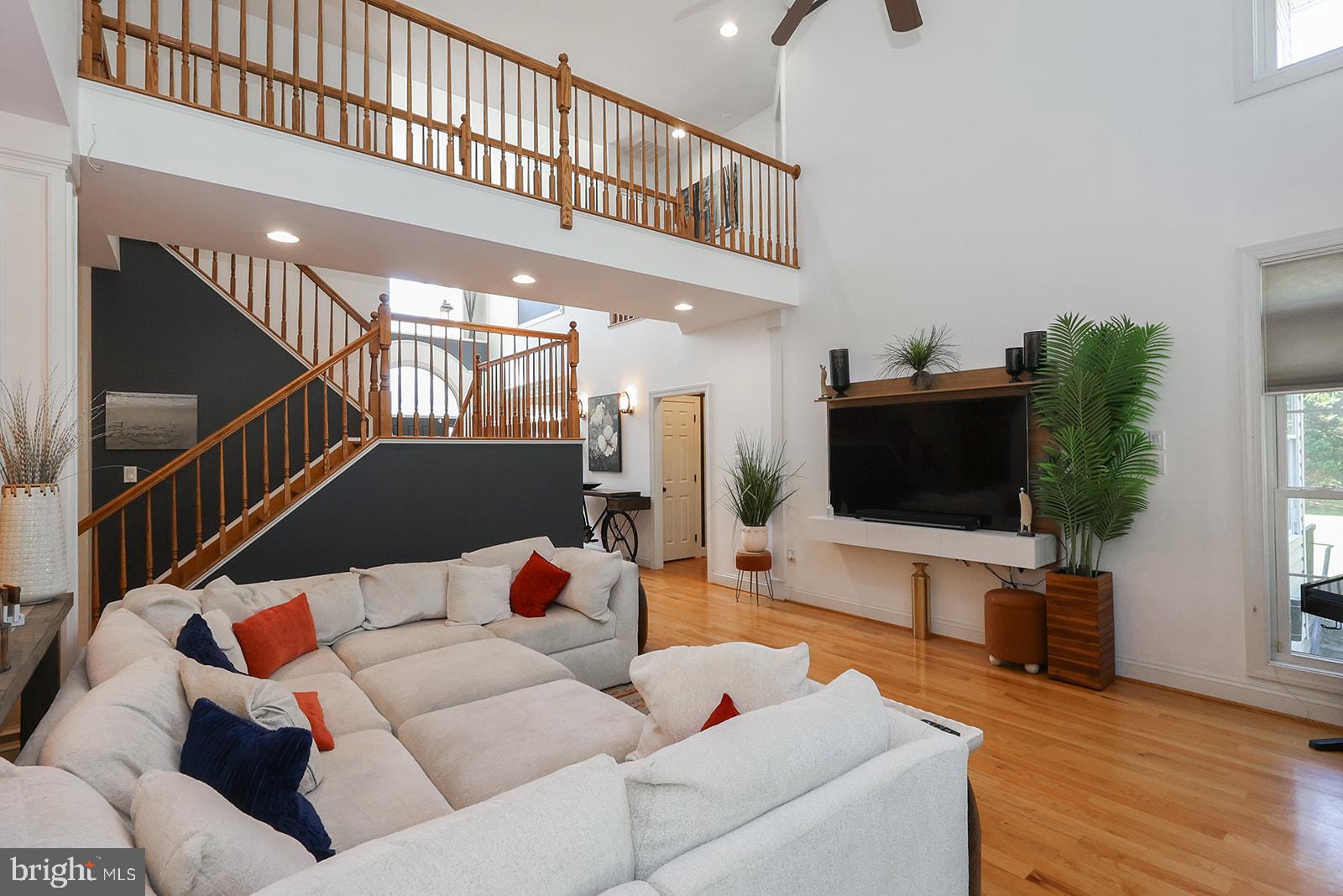 THUNDER HILL - Residential