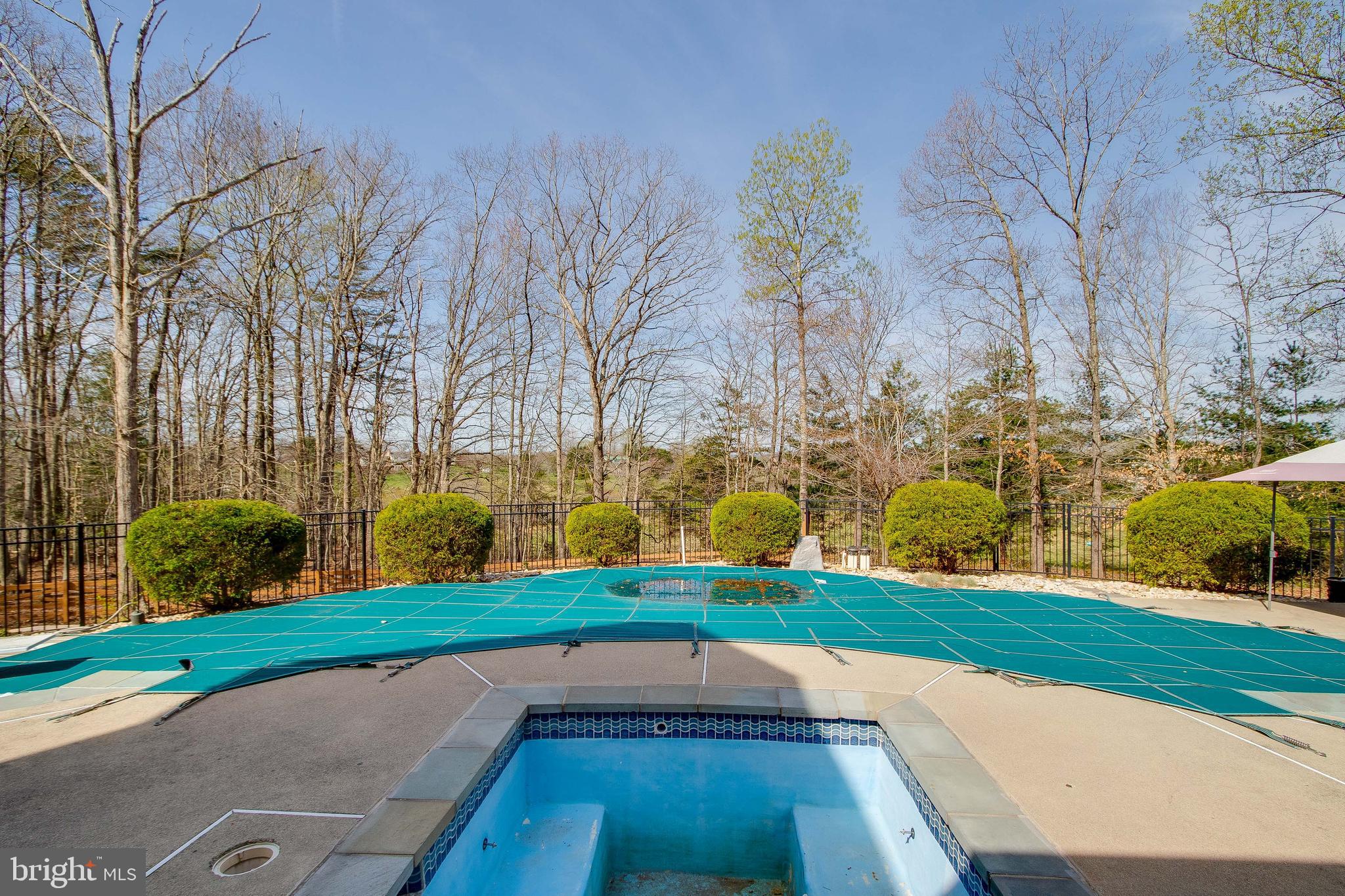 WINDSOR ESTATES - Residential