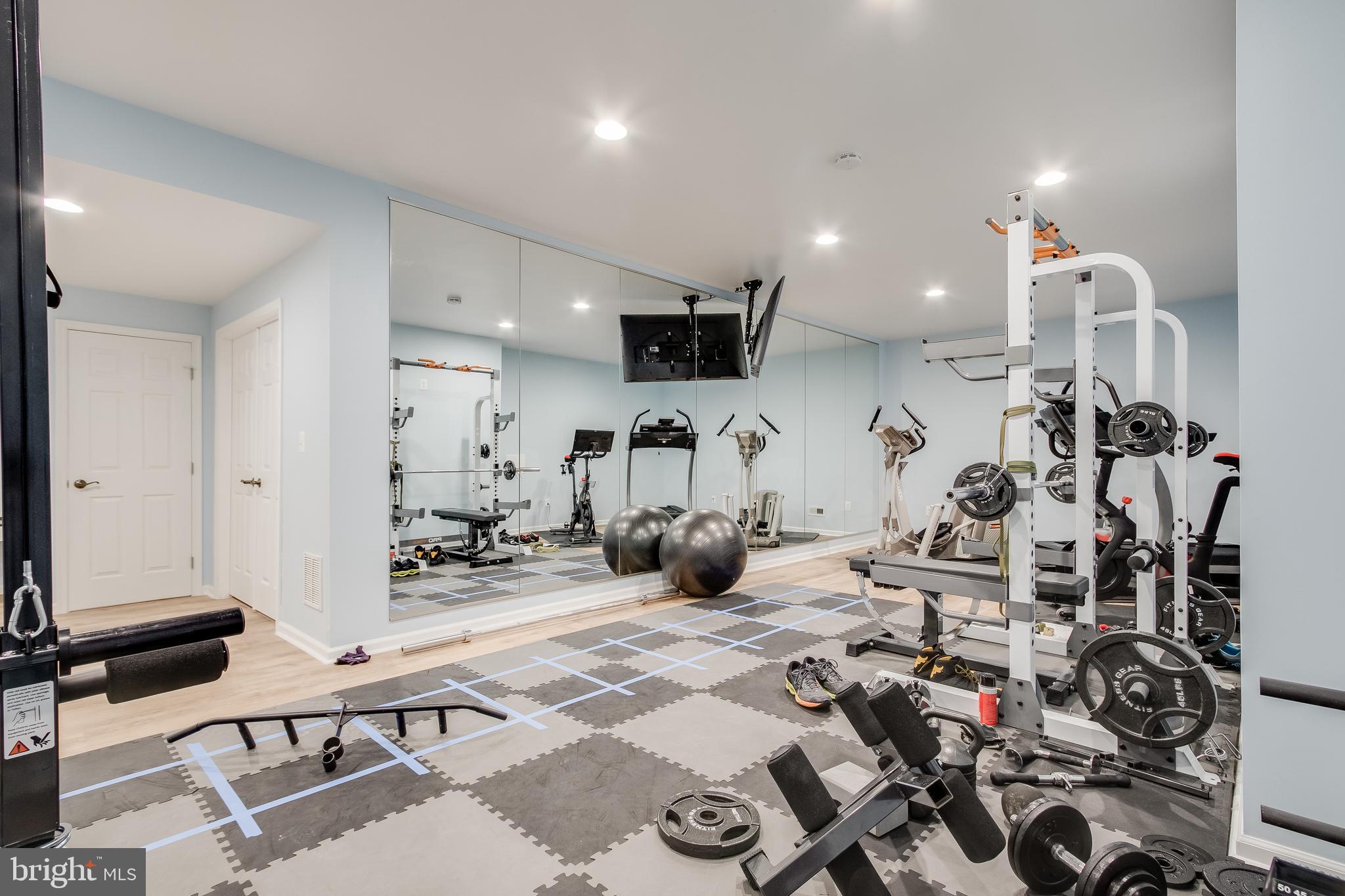 WINDSOR ESTATES - Residential