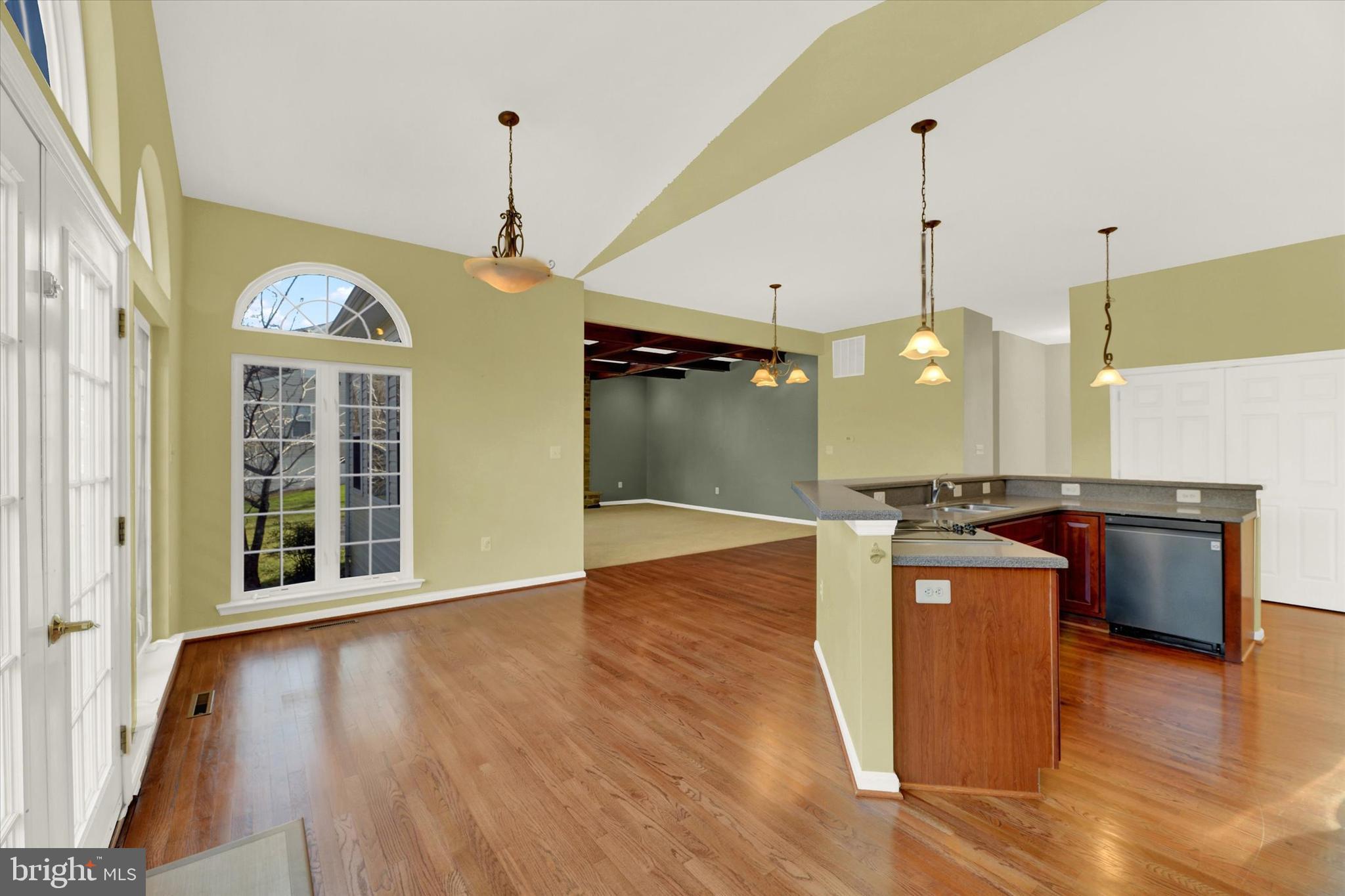 LORINS PRIDE - Residential