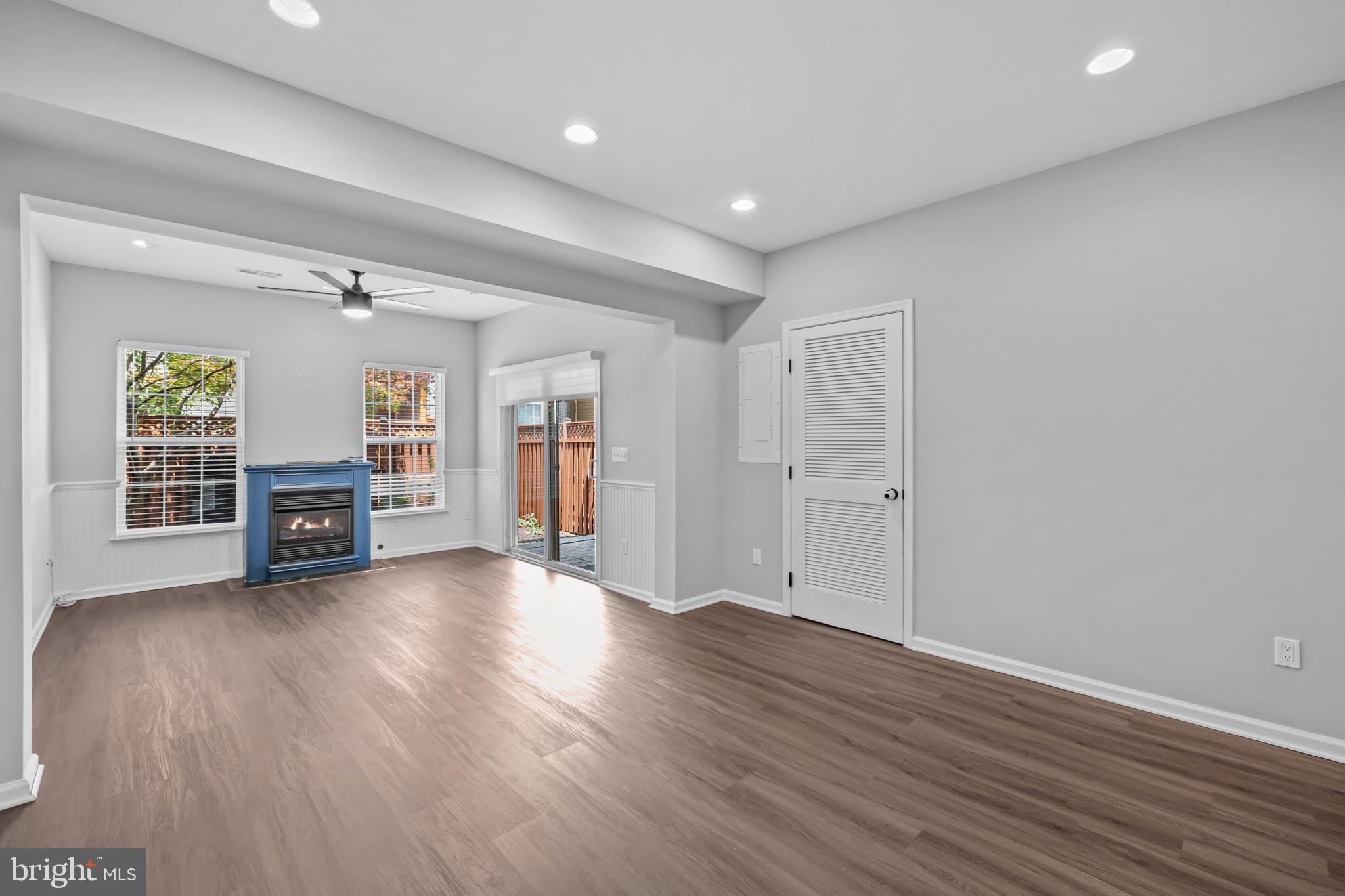 CAMERON STATION - Residential