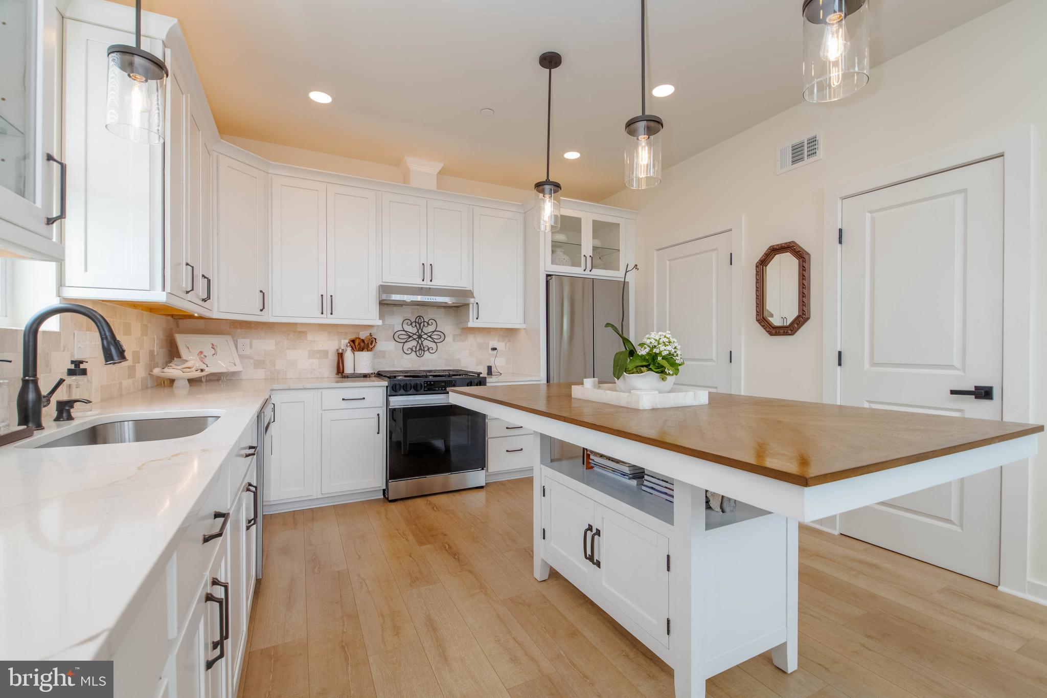 LONG BEACH ESTATES - Residential