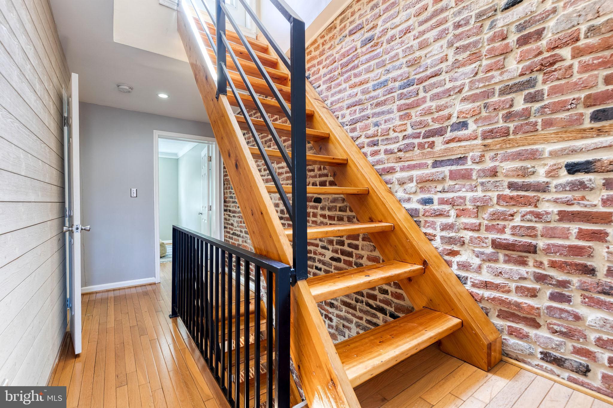 LOCUST POINT - Residential