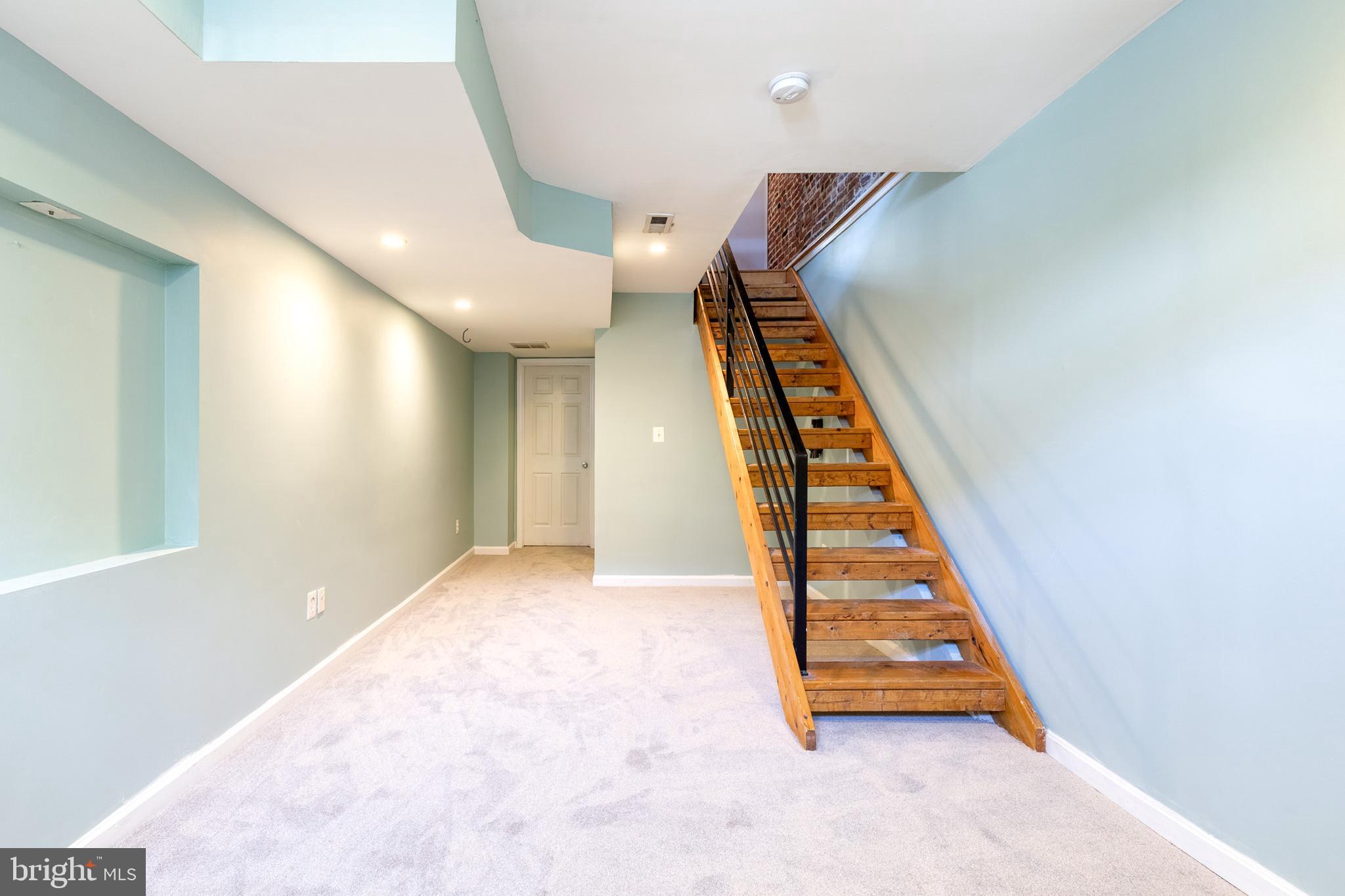 LOCUST POINT - Residential