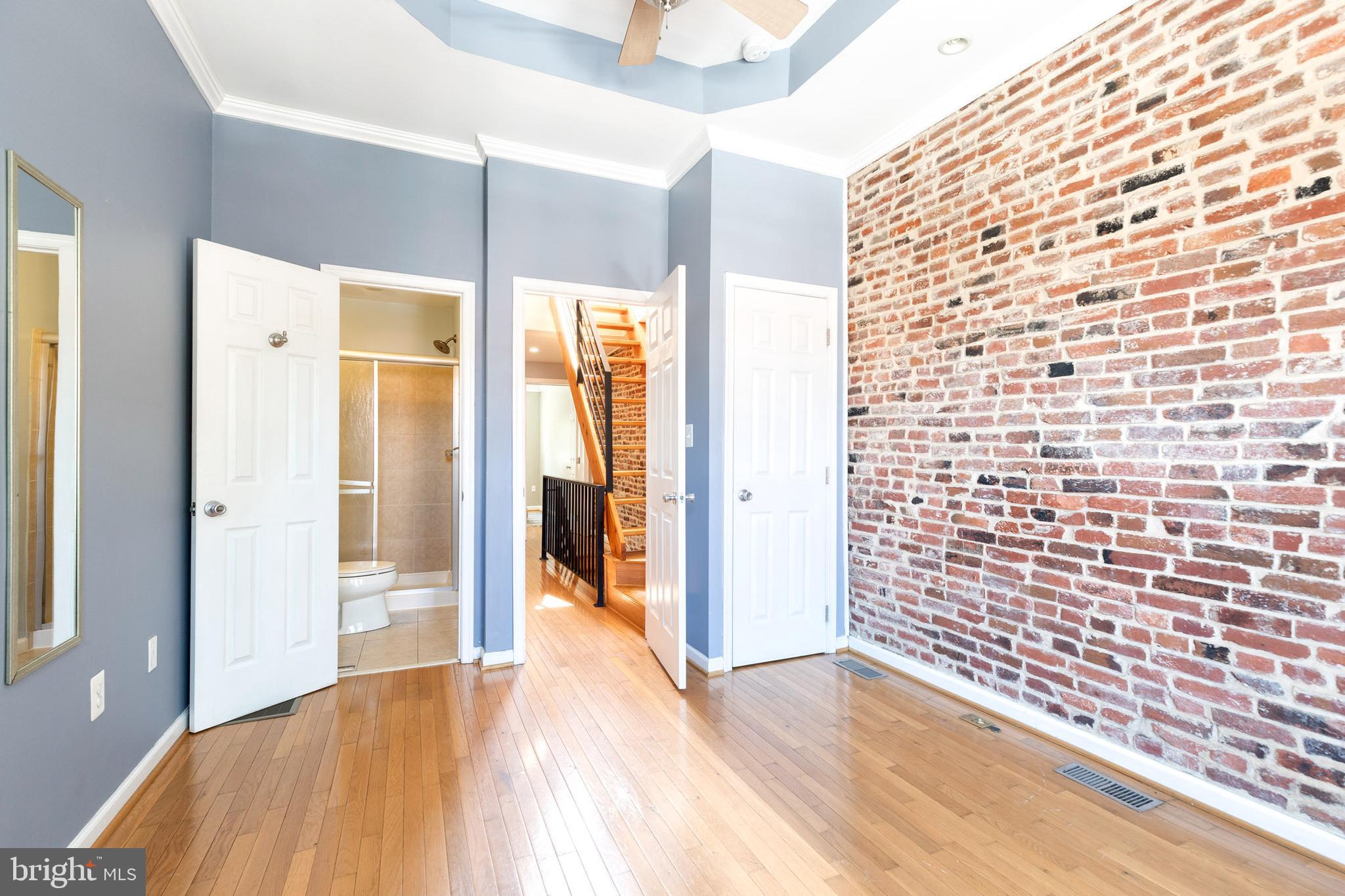 LOCUST POINT - Residential