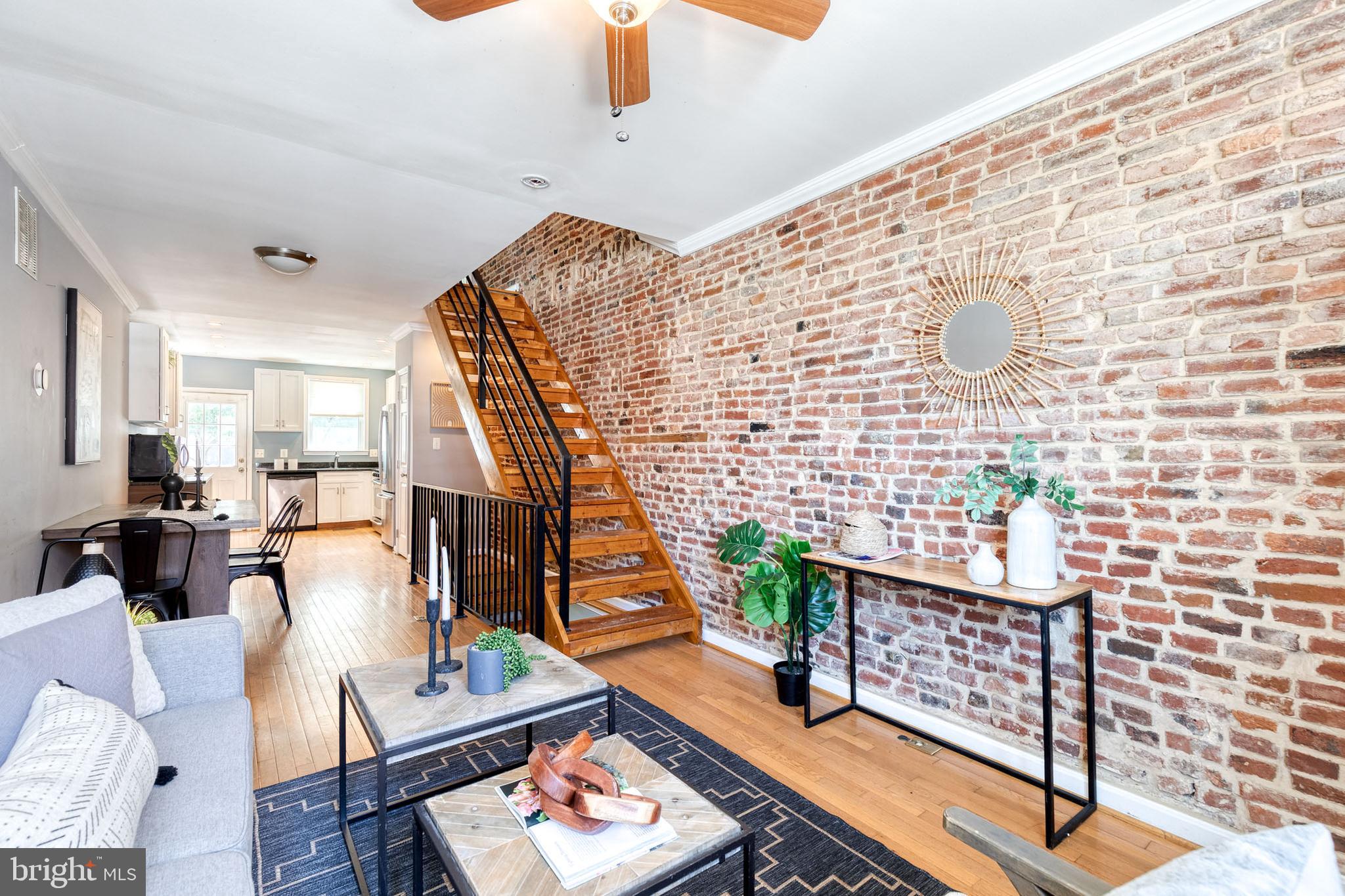 LOCUST POINT - Residential