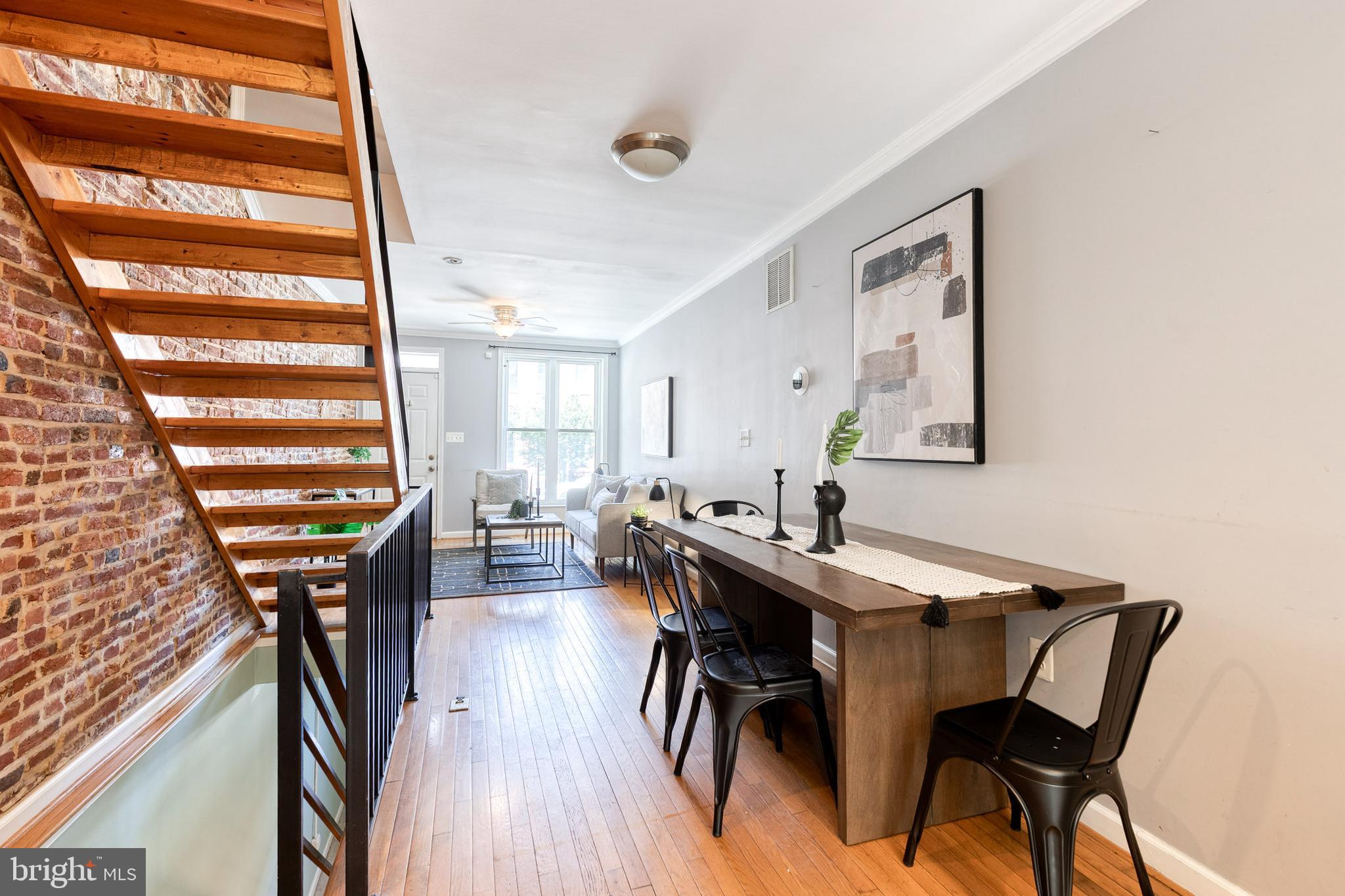 LOCUST POINT - Residential
