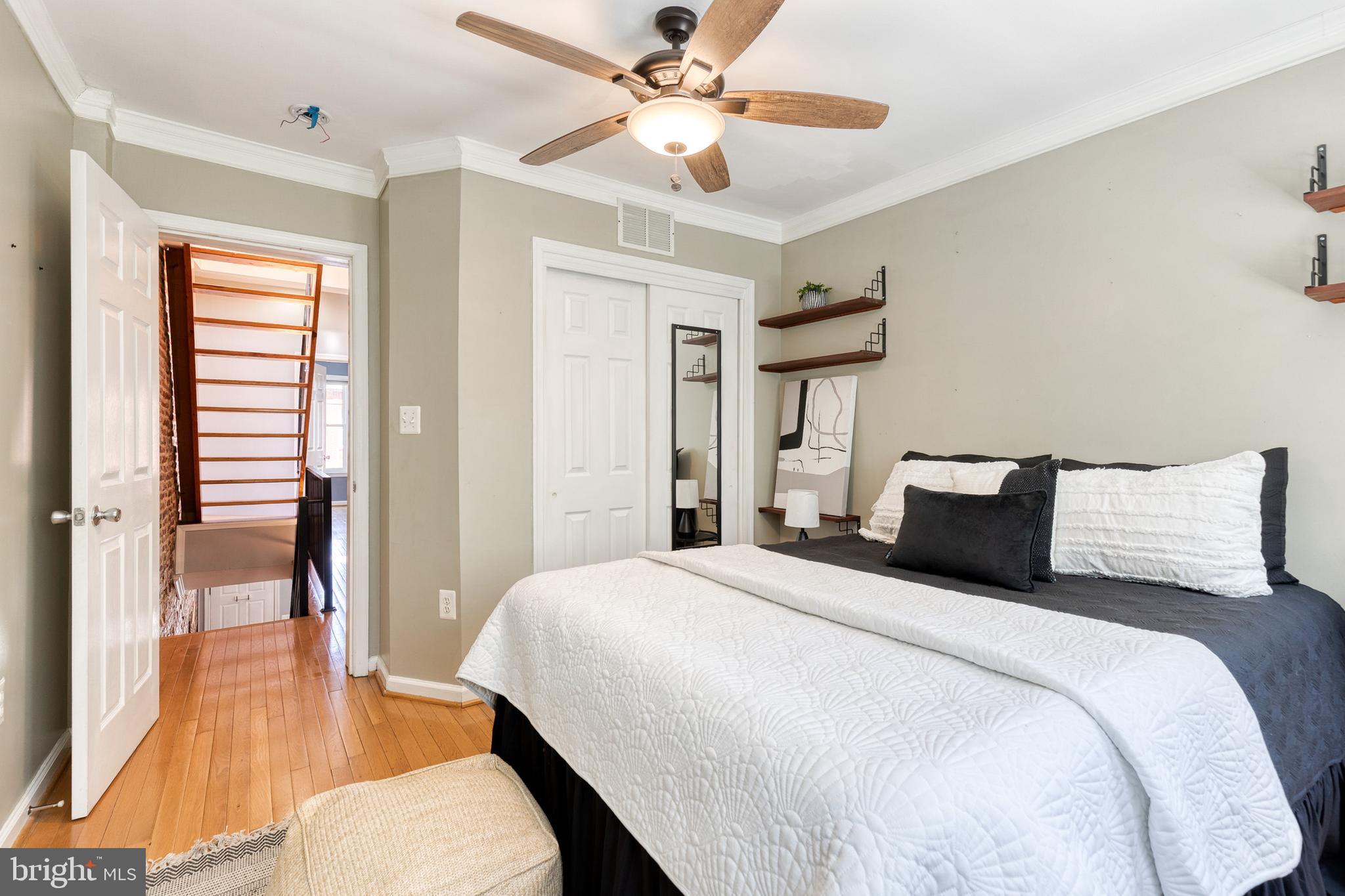 LOCUST POINT - Residential