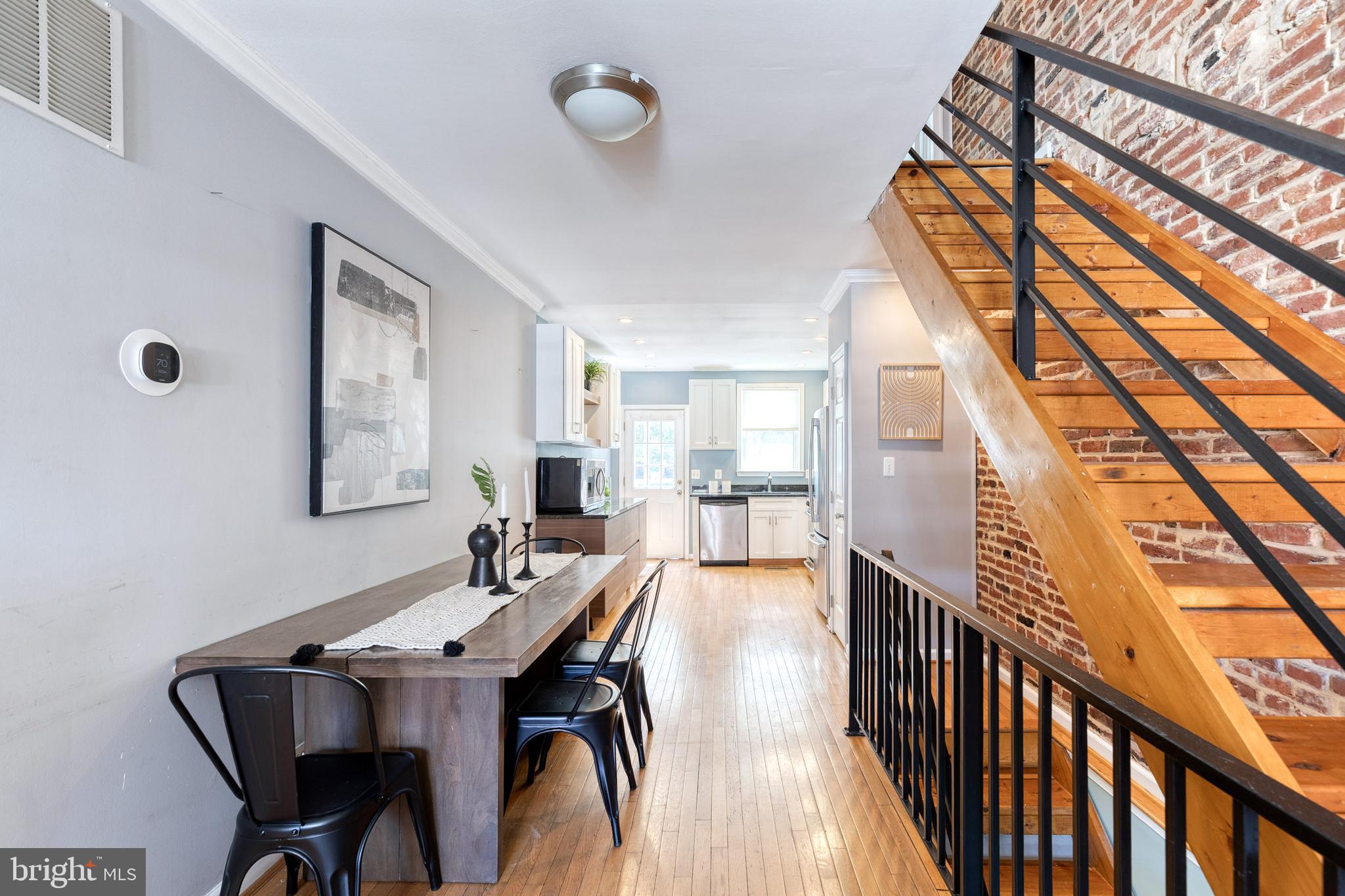 LOCUST POINT - Residential