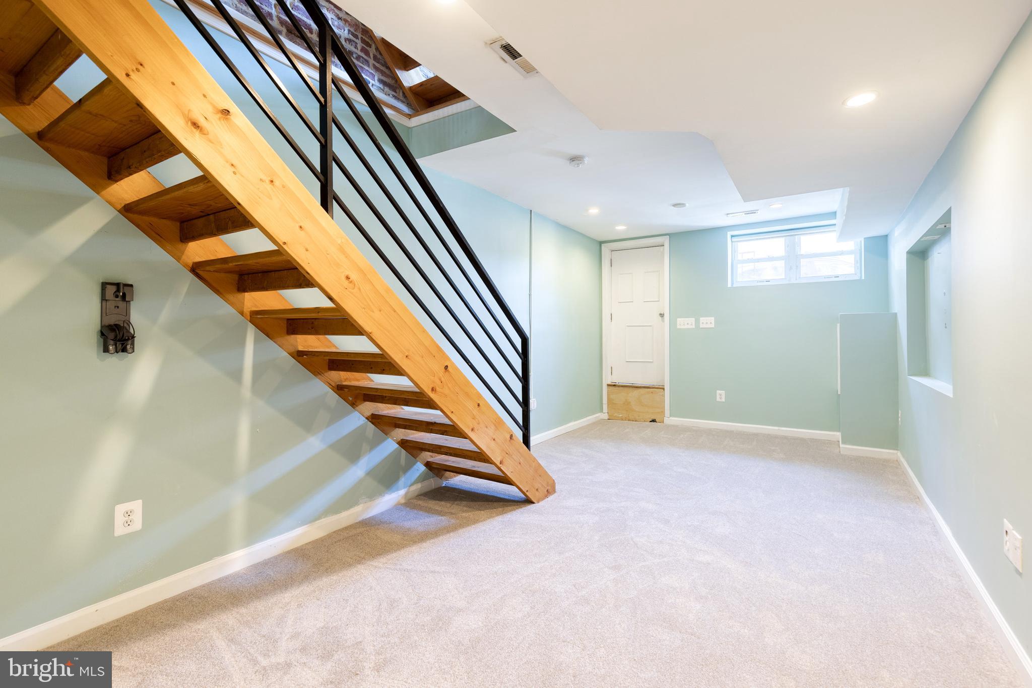 LOCUST POINT - Residential