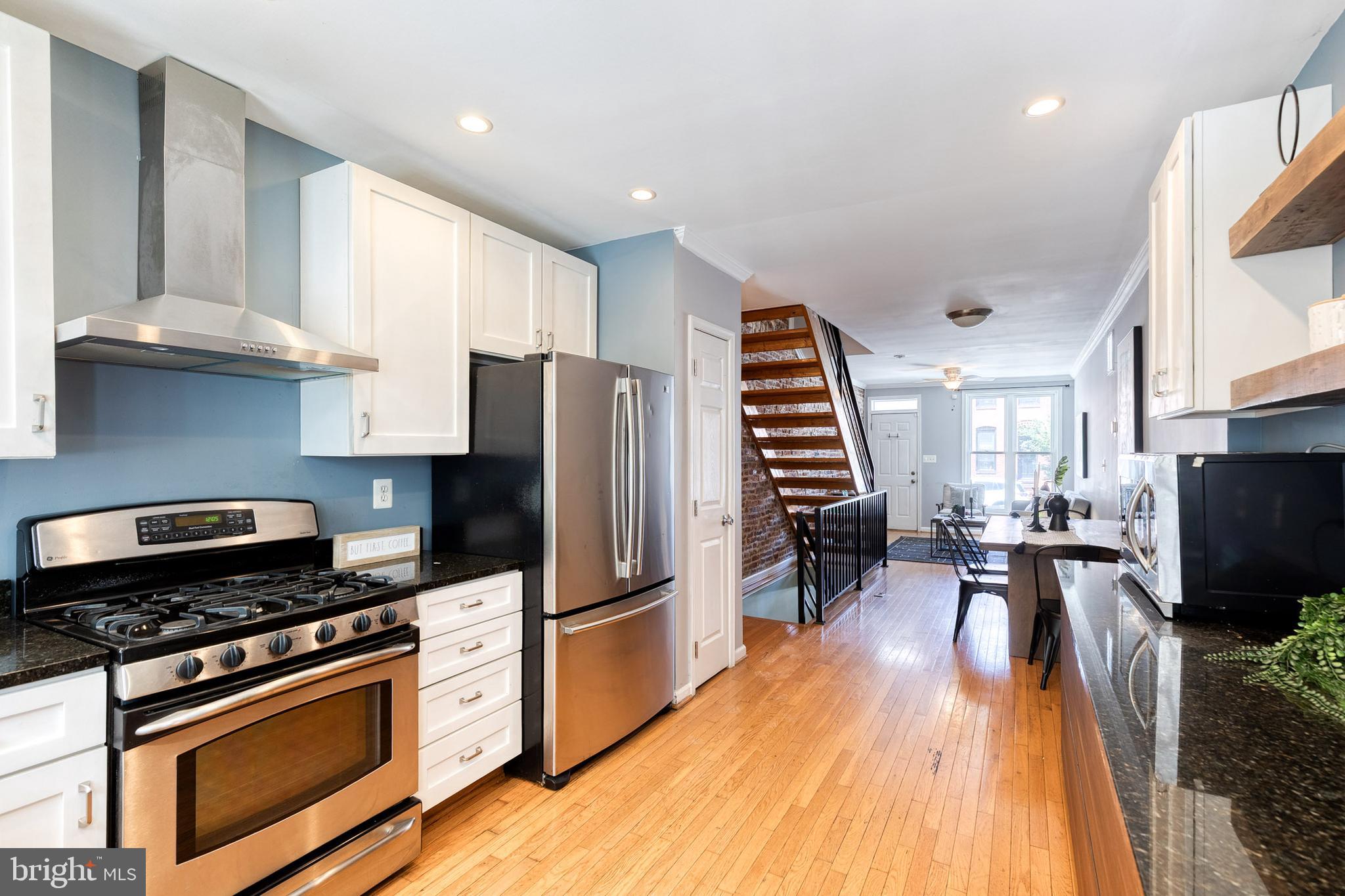 LOCUST POINT - Residential