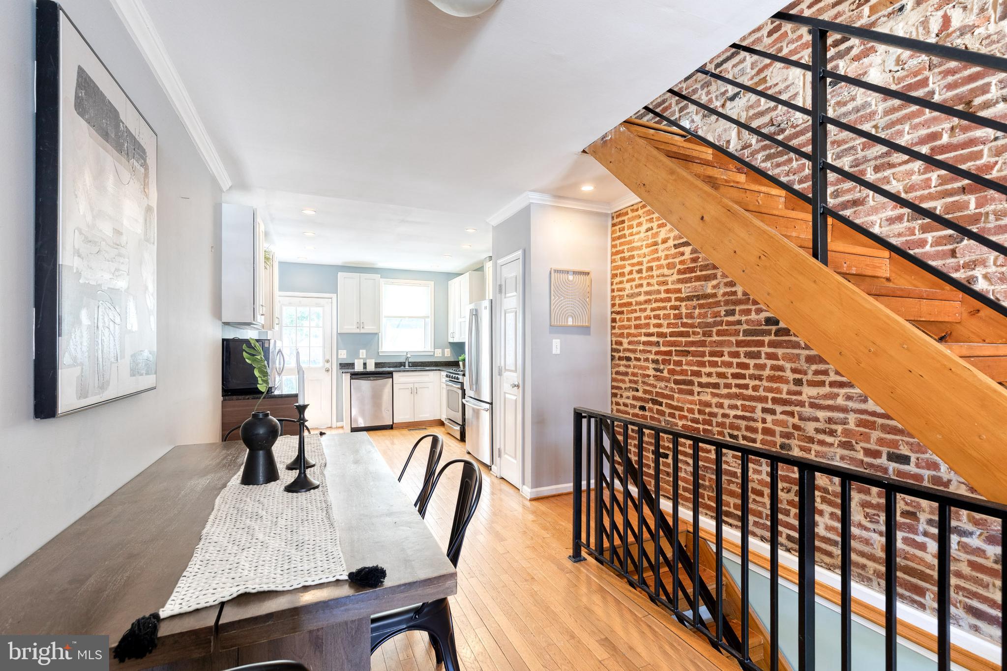 LOCUST POINT - Residential