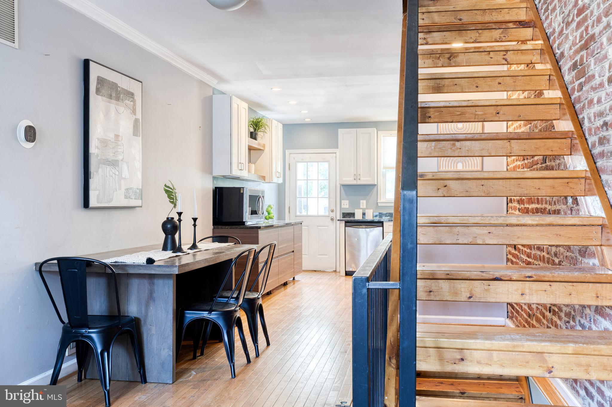 LOCUST POINT - Residential